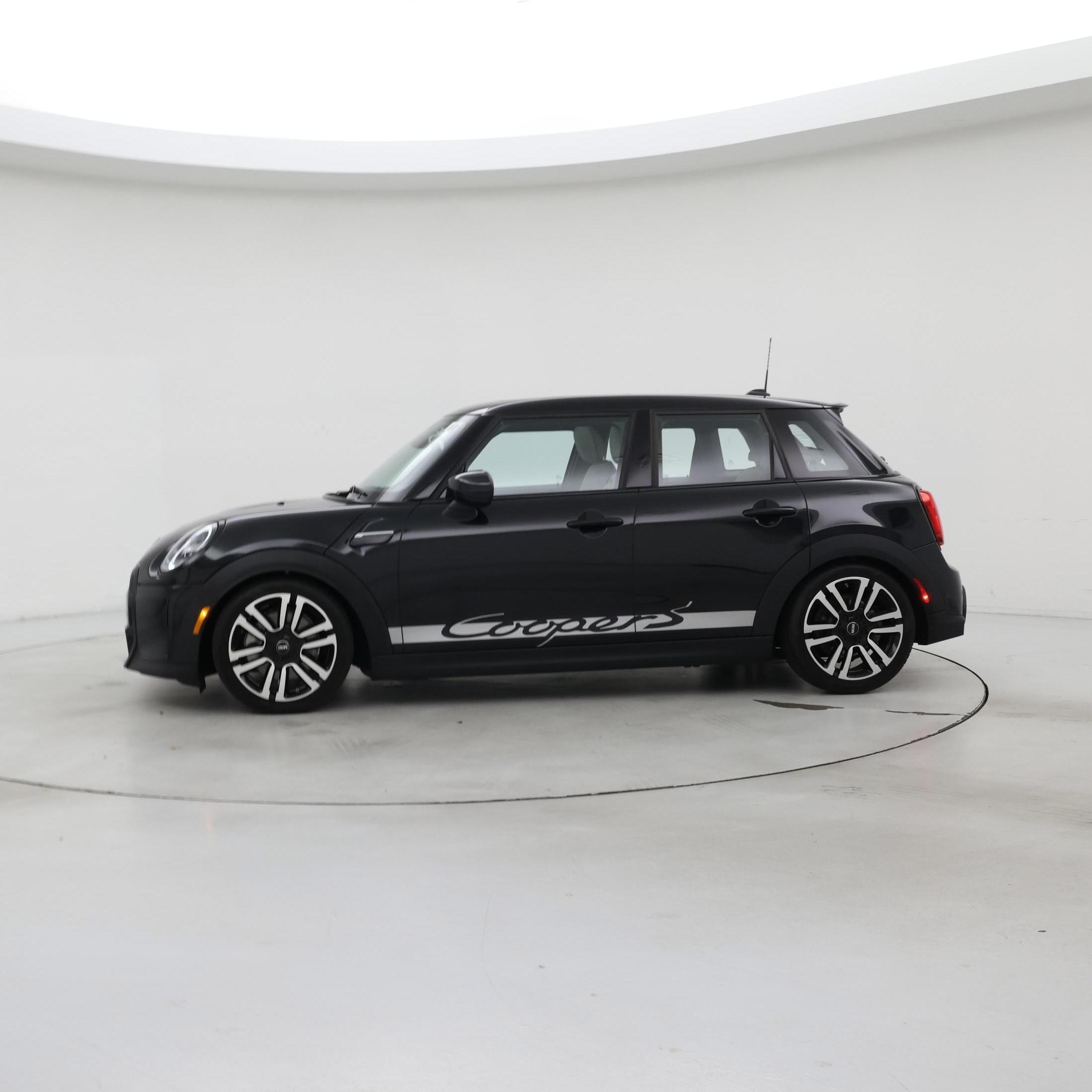 Thumbnail: 2024 MINI Cooper Hardtop - 3