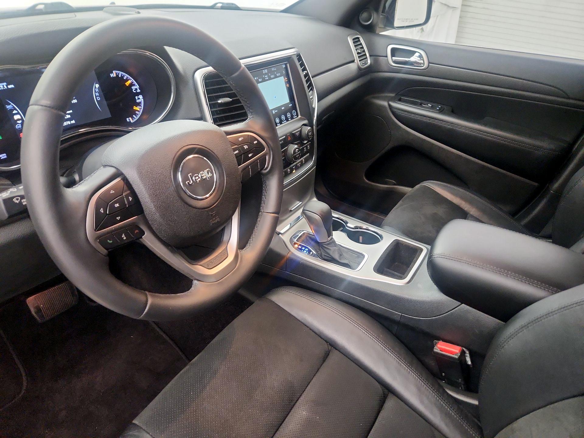 Thumbnail: 2018 Jeep Grand Cherokee - 11