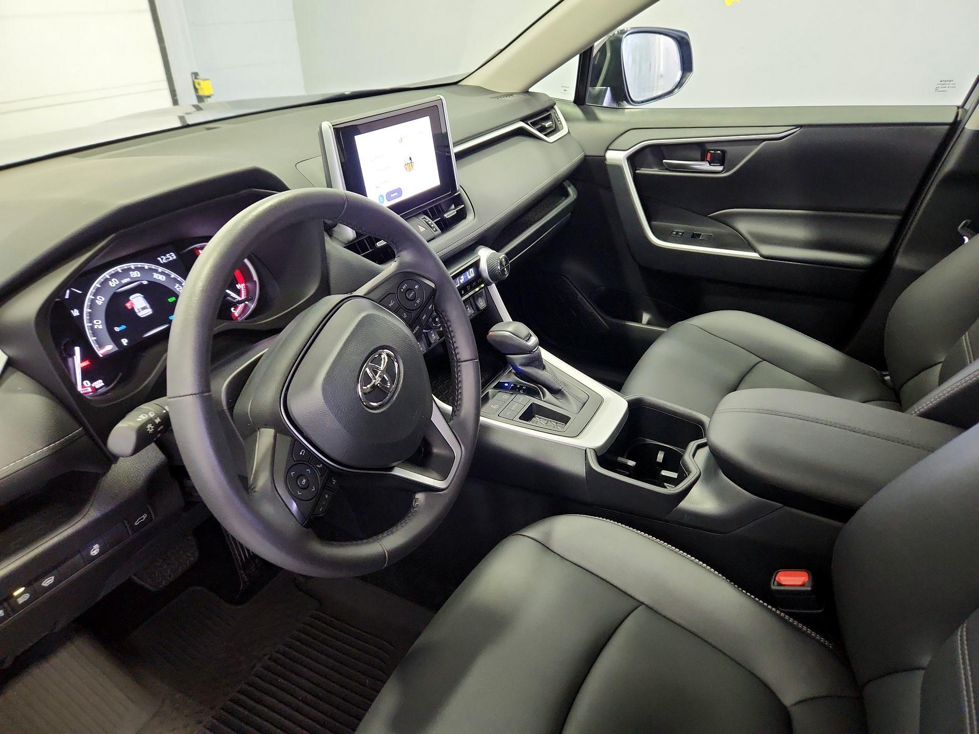 Thumbnail: 2025 Toyota RAV4 - 11