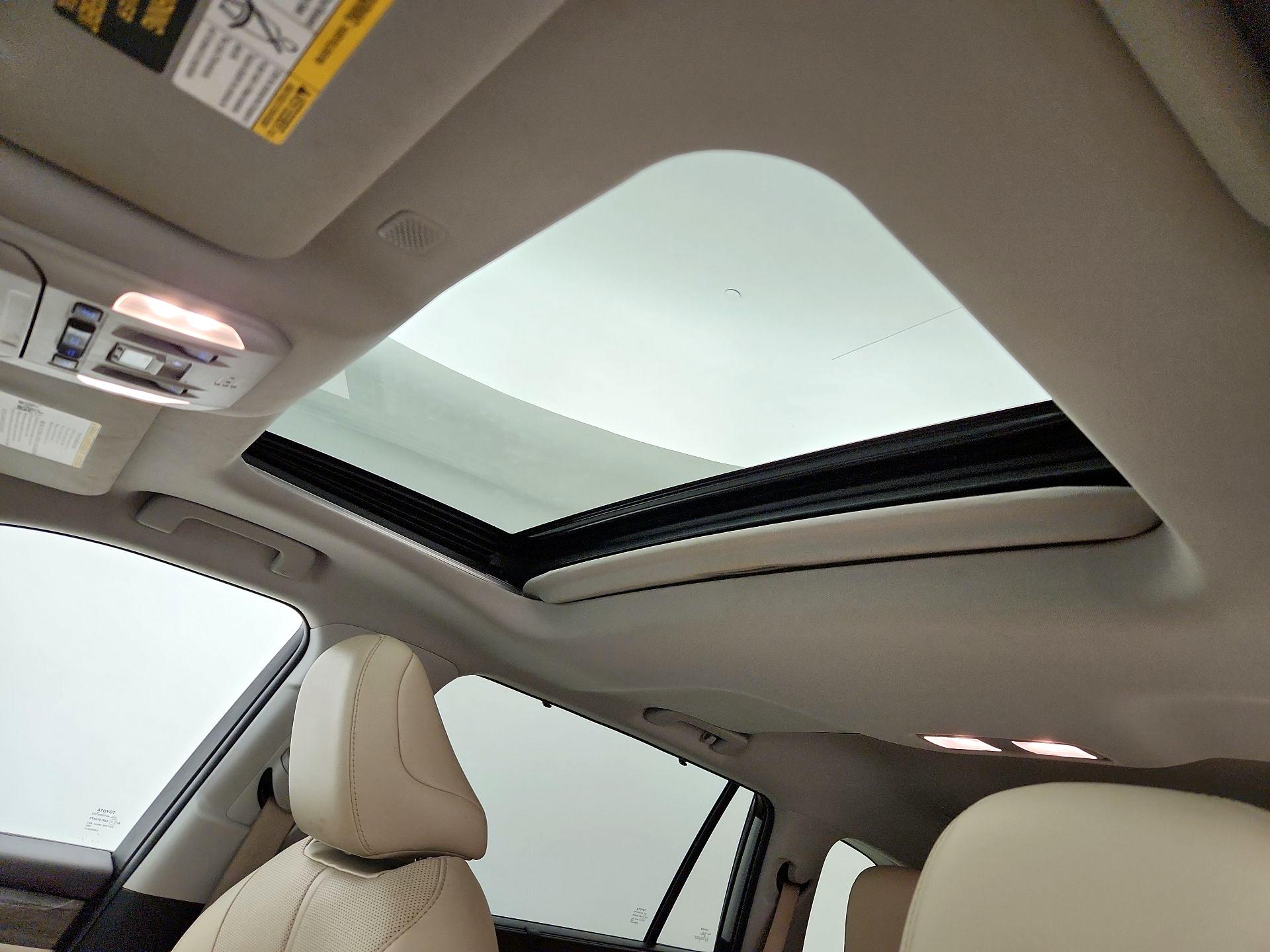 Thumbnail: 2021 Toyota Highlander - 20