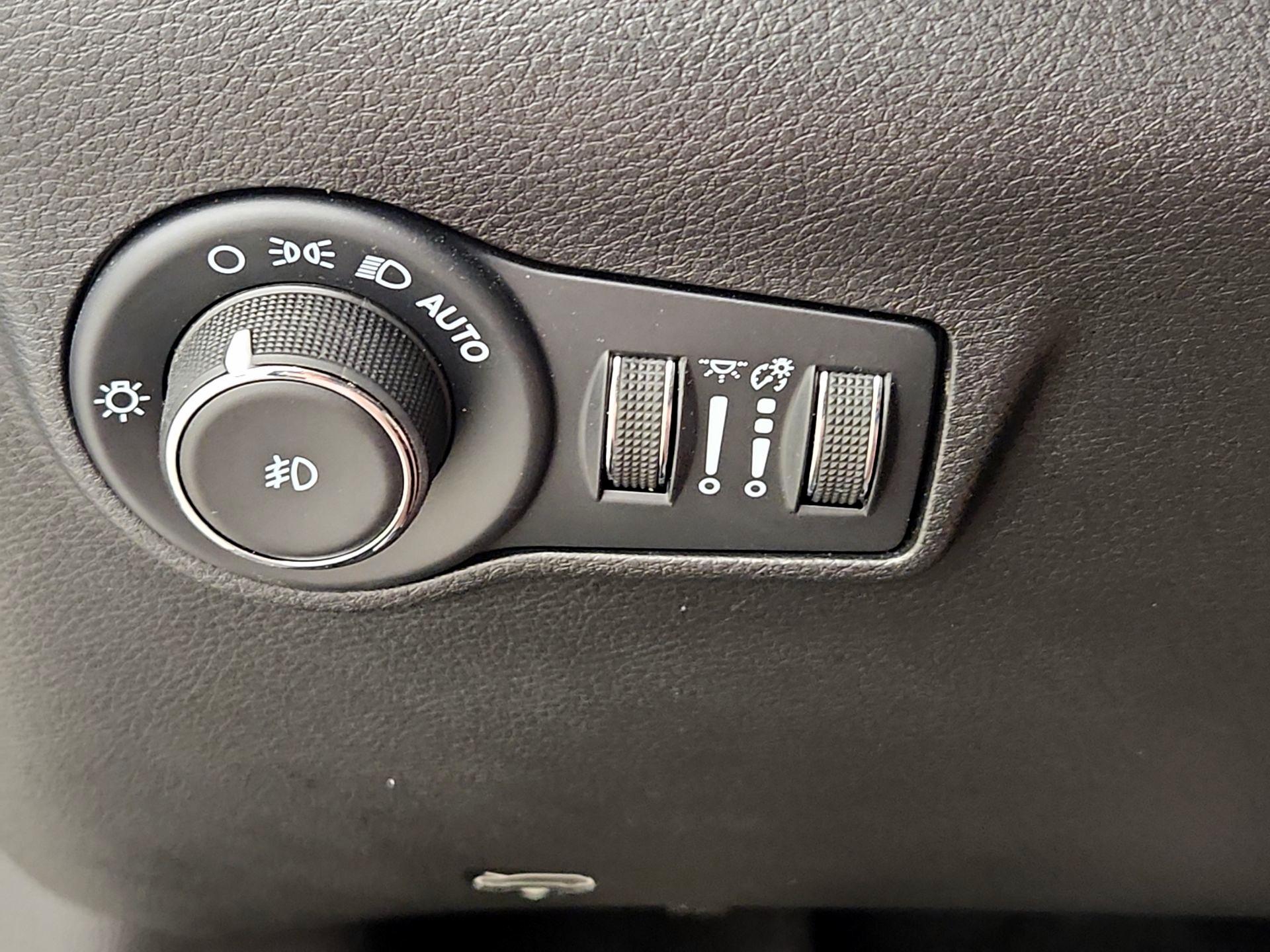 Thumbnail: 2022 Jeep Compass - 13