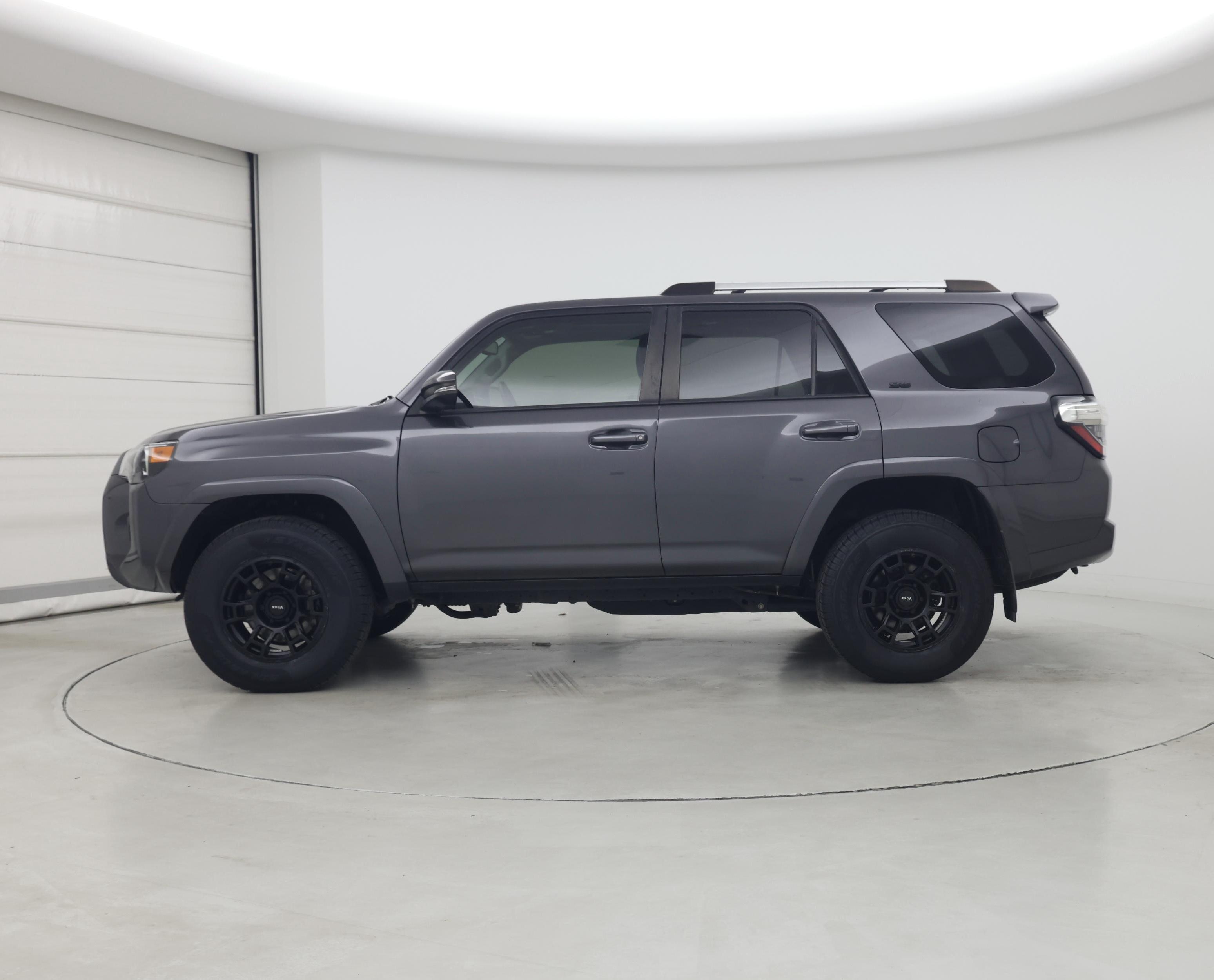 Thumbnail: 2020 Toyota 4Runner - 3