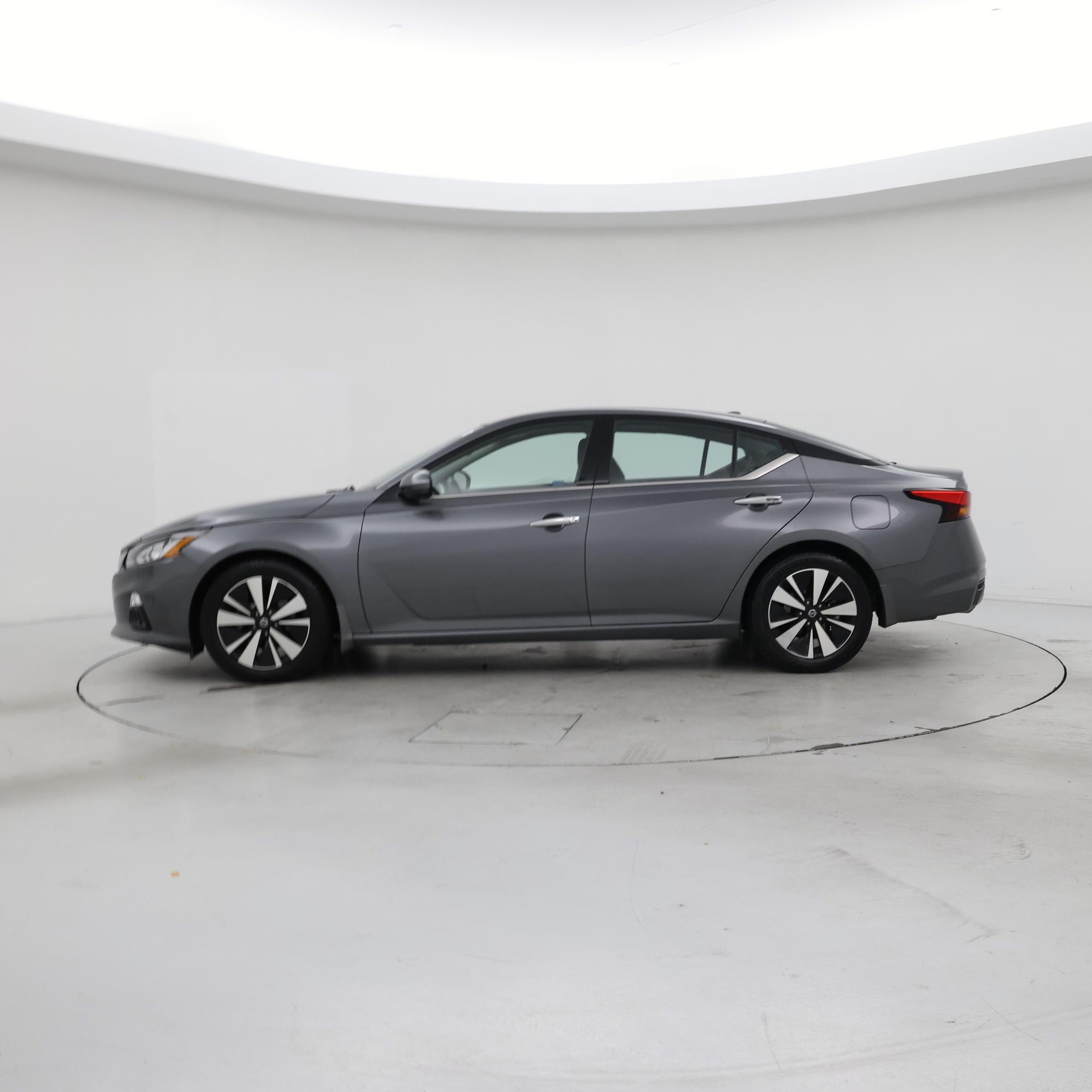 Thumbnail: 2019 Nissan Altima - 3