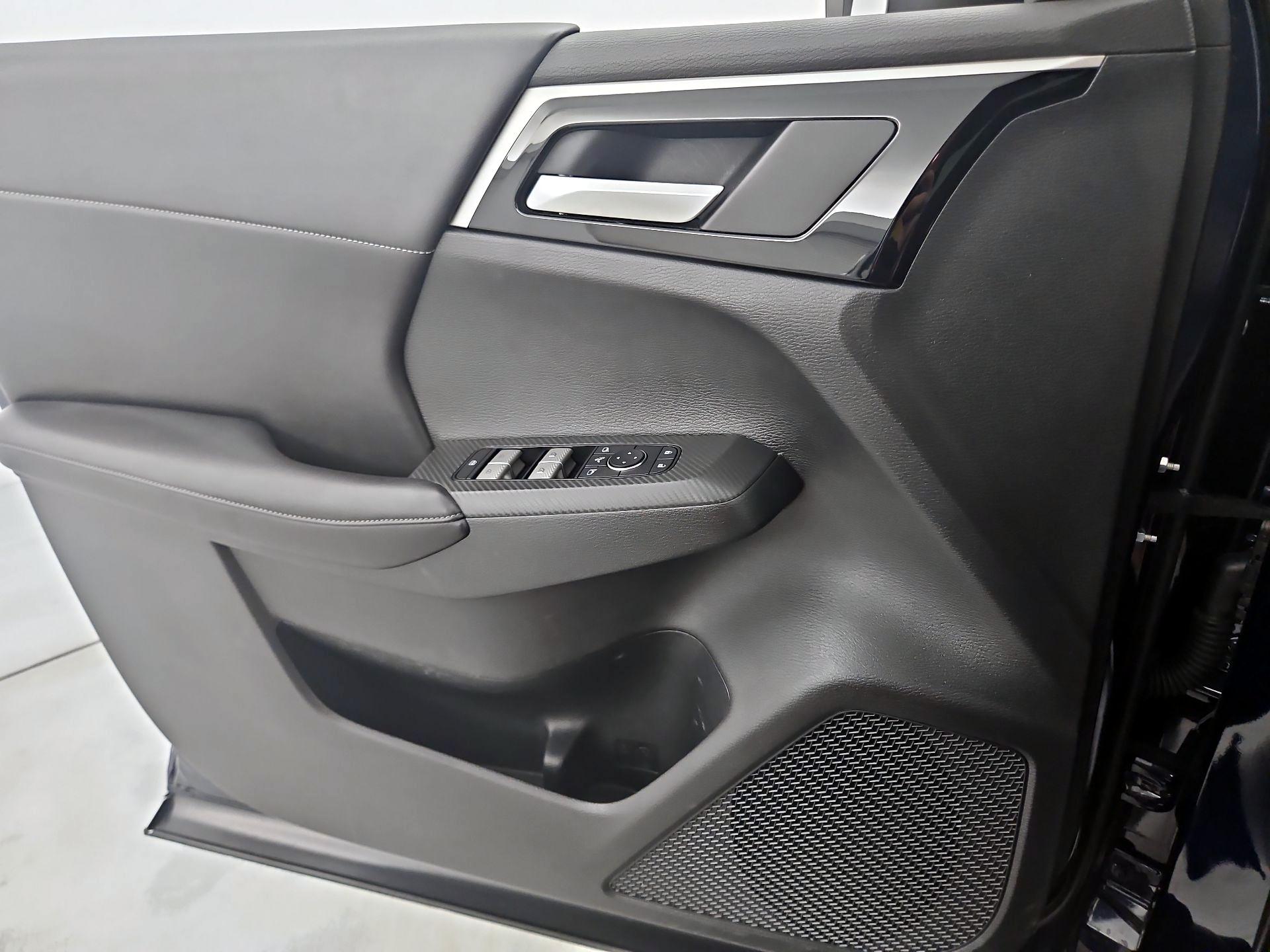 Thumbnail: 2024 Mitsubishi Outlander - 12