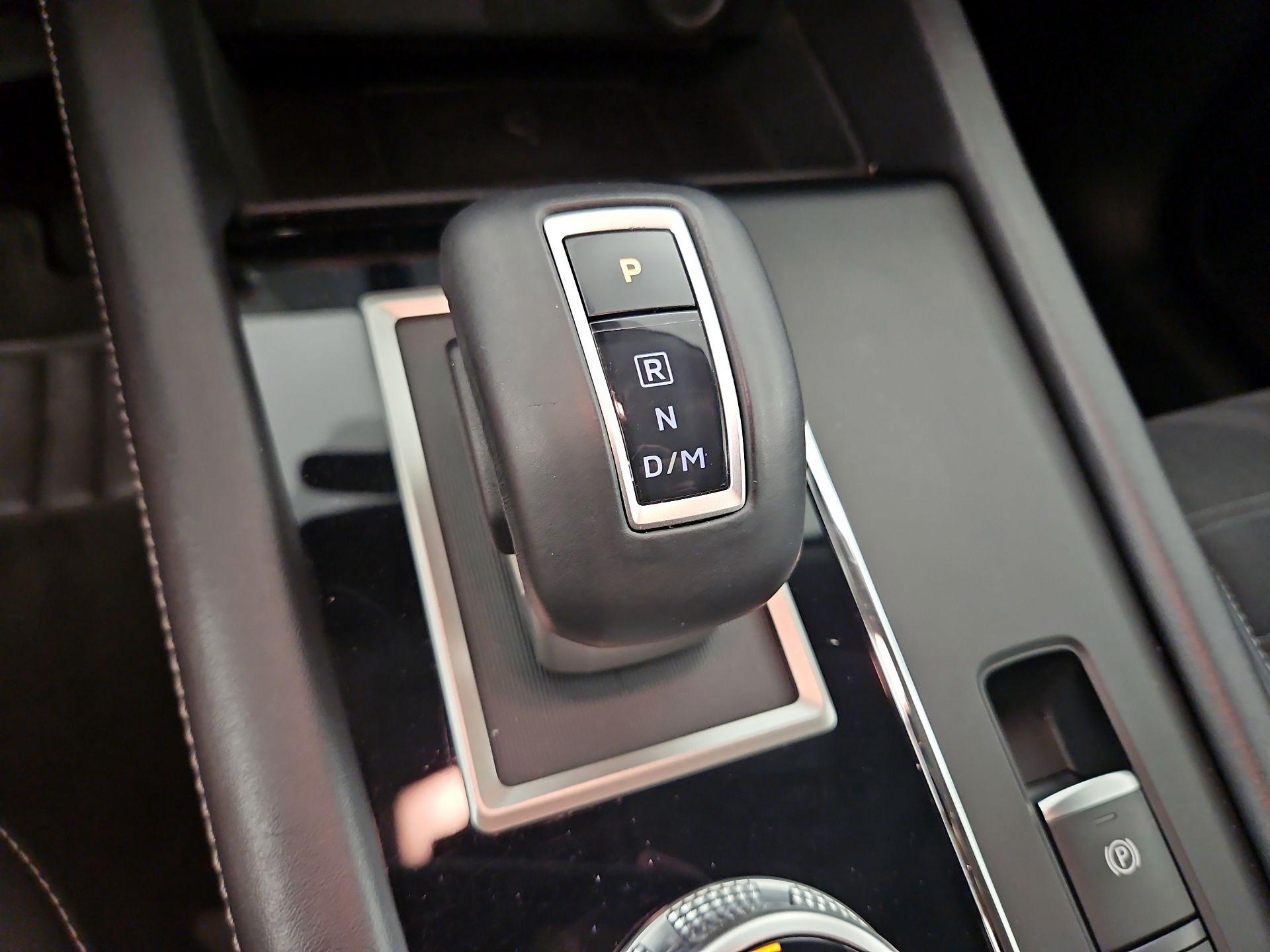 Thumbnail: 2024 Mitsubishi Outlander - 18