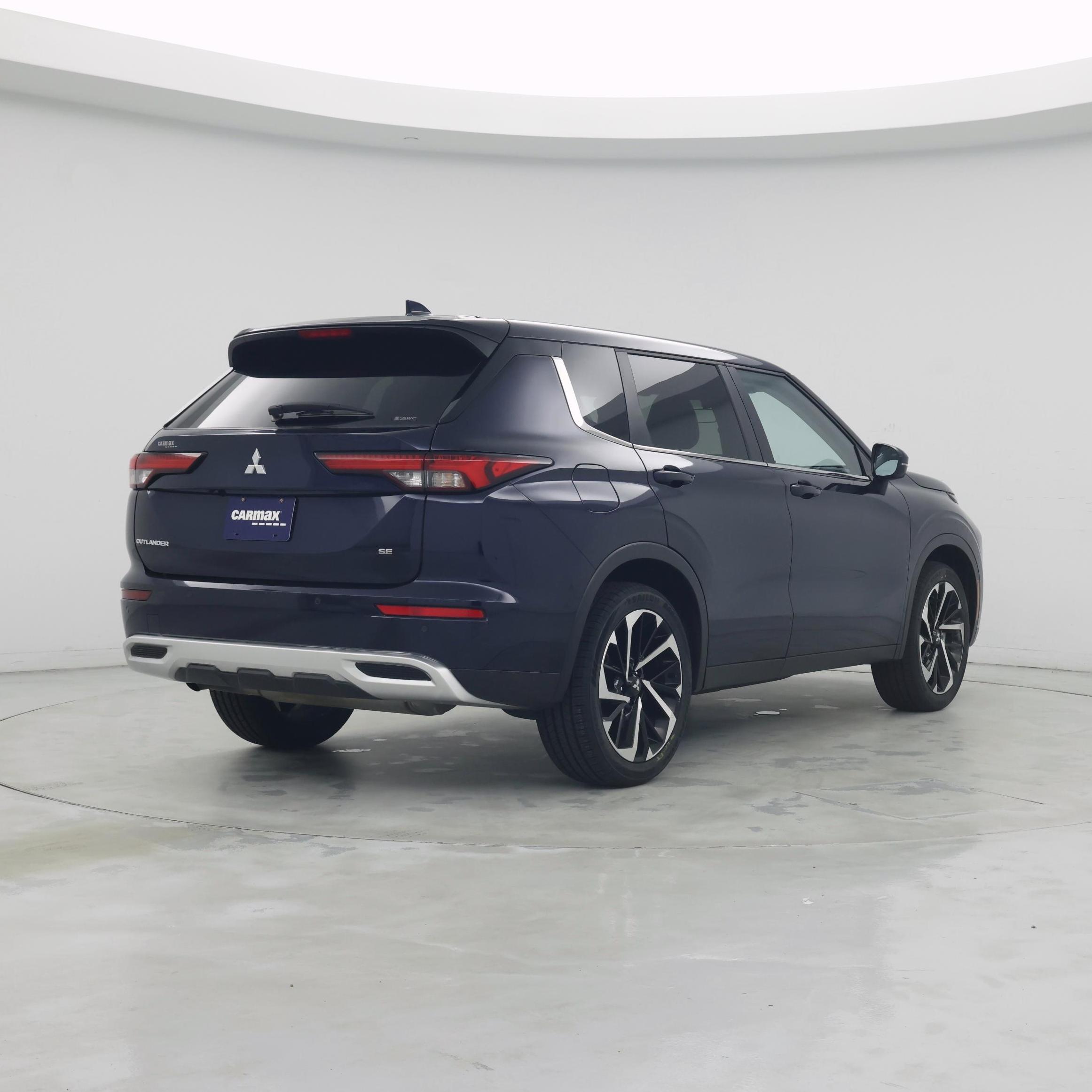 Thumbnail: 2024 Mitsubishi Outlander - 8