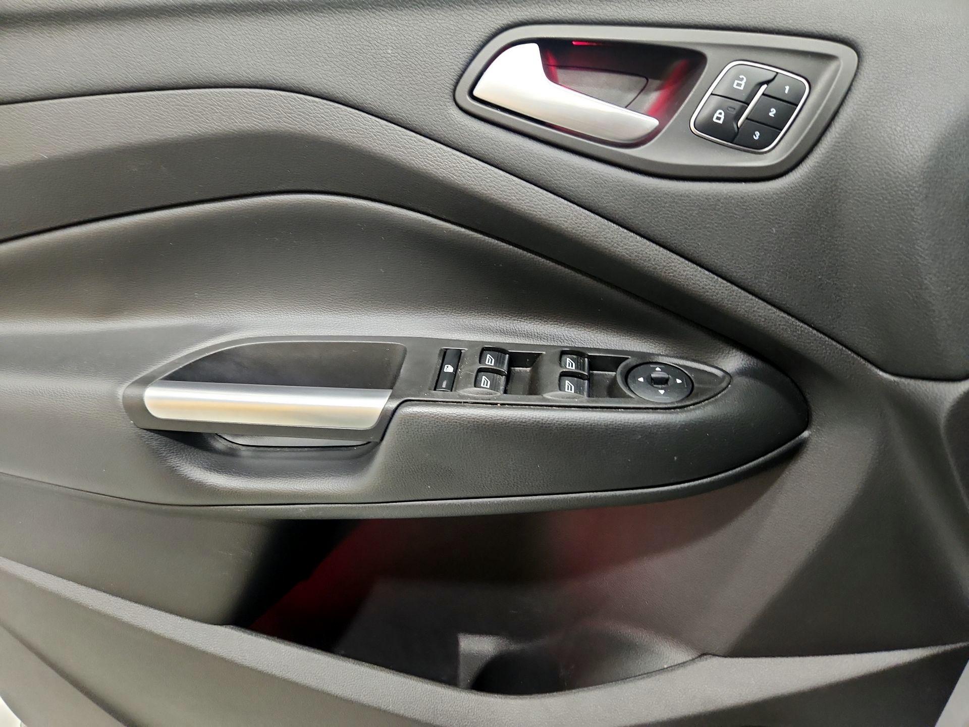 Thumbnail: 2017 Ford Escape - 12