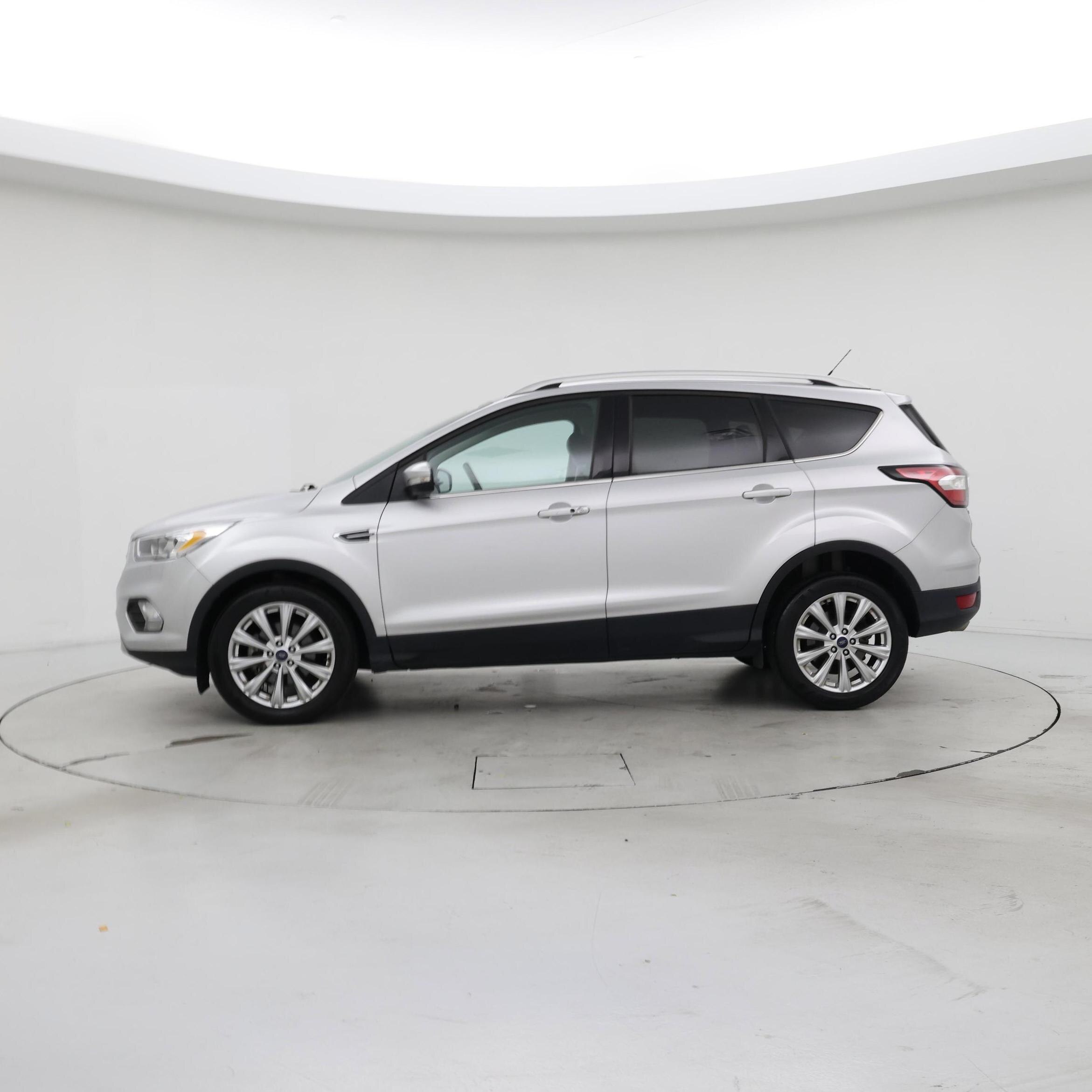 Thumbnail: 2017 Ford Escape - 3
