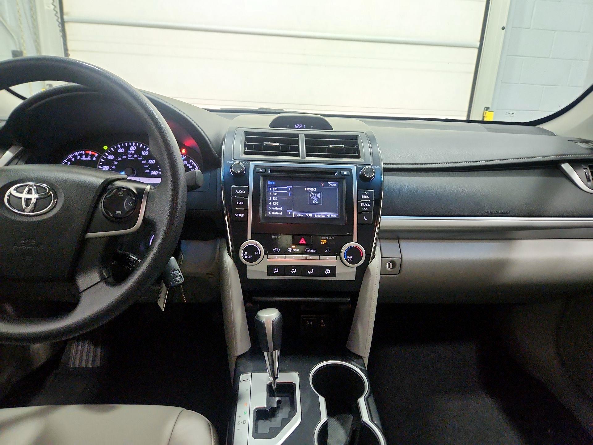 Thumbnail: 2014 Toyota Camry - 9