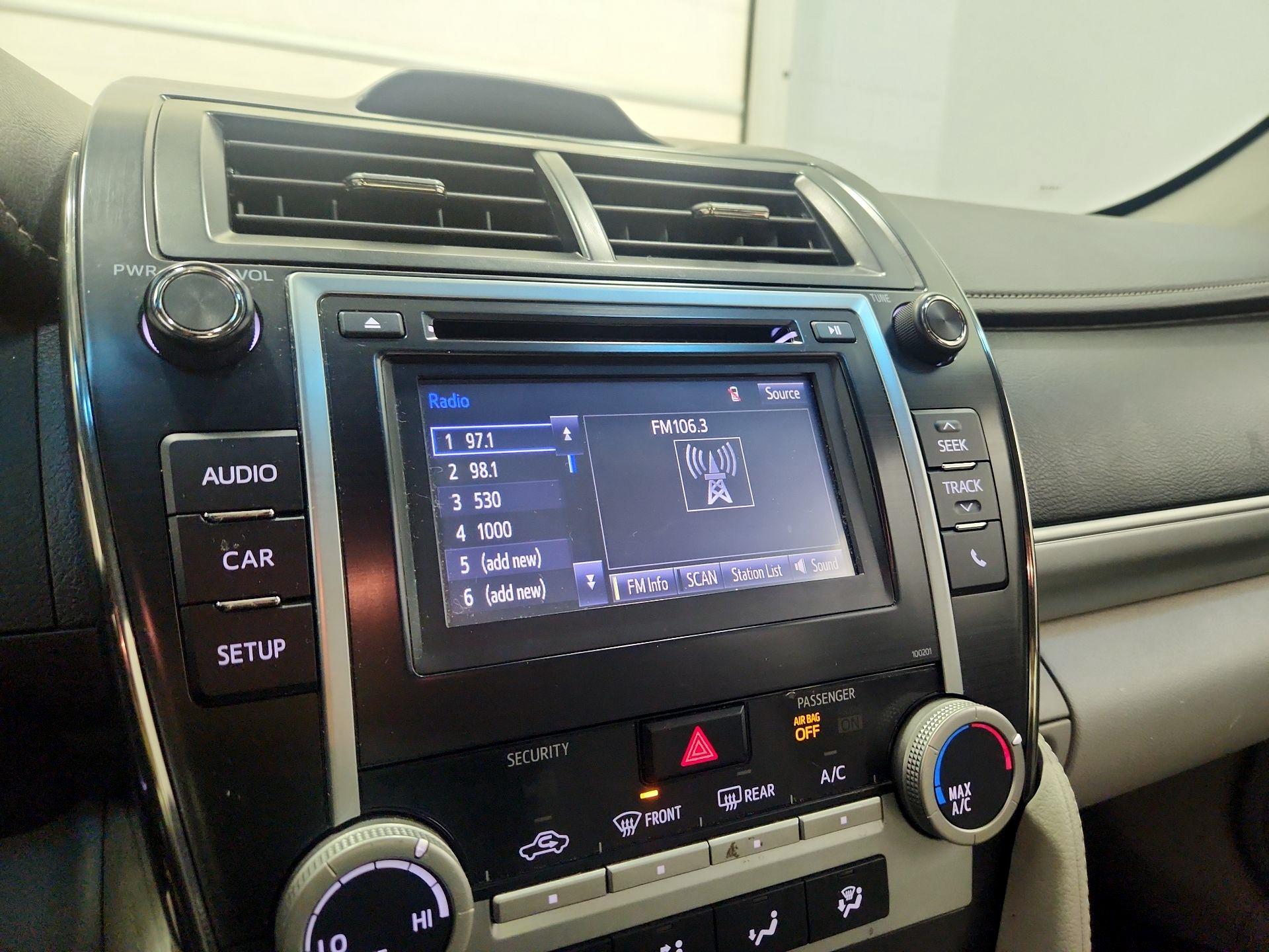 Thumbnail: 2014 Toyota Camry - 15