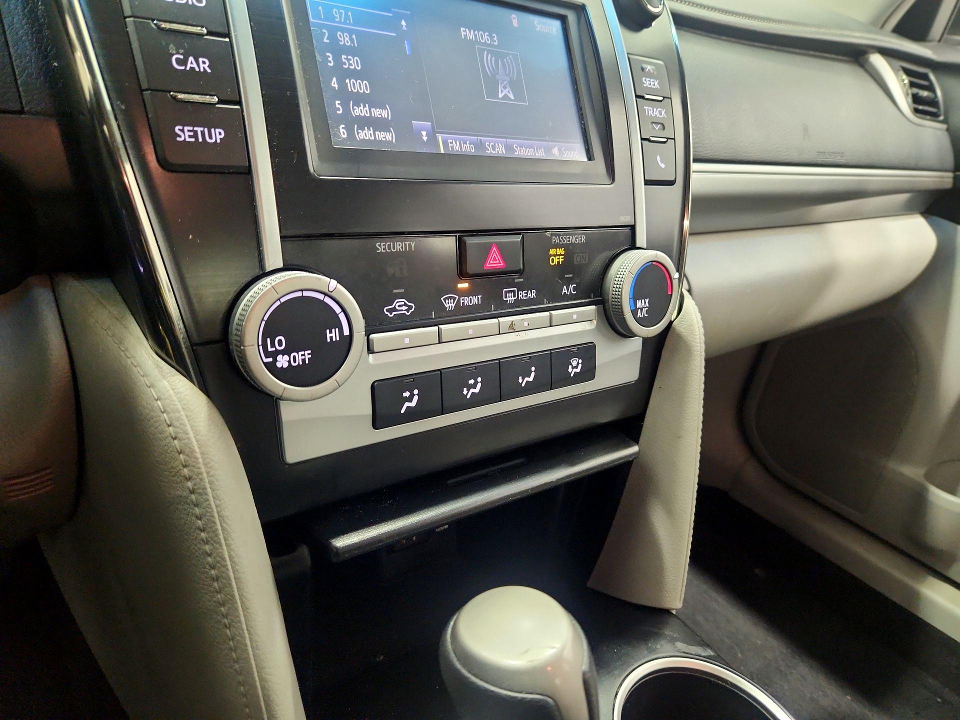 Thumbnail: 2014 Toyota Camry - 16