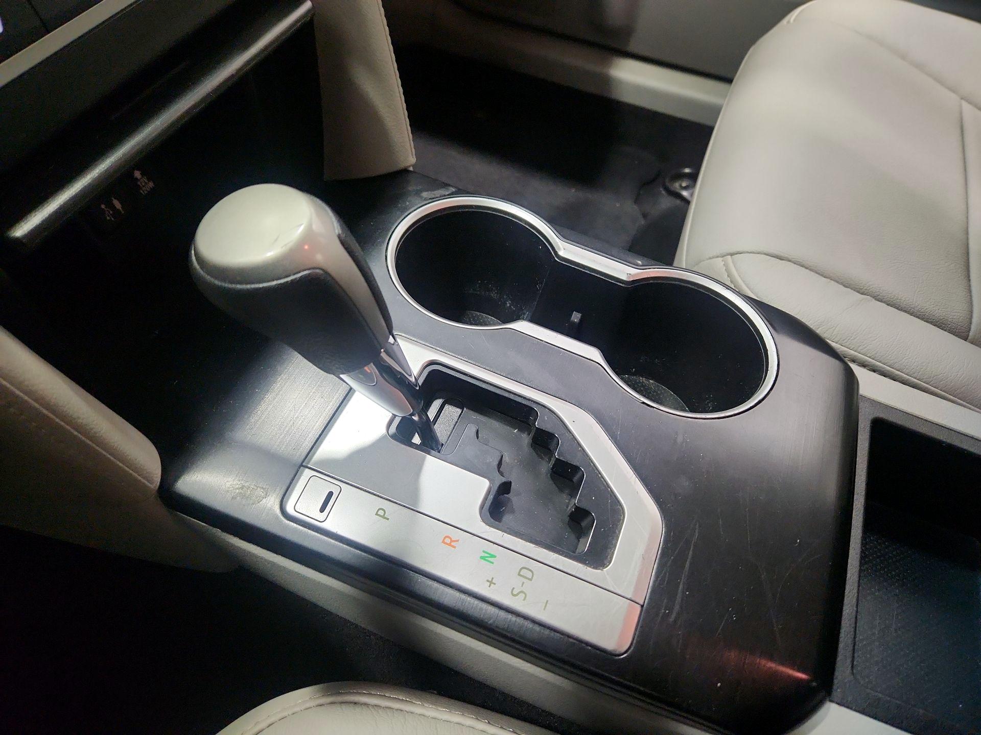 Thumbnail: 2014 Toyota Camry - 17