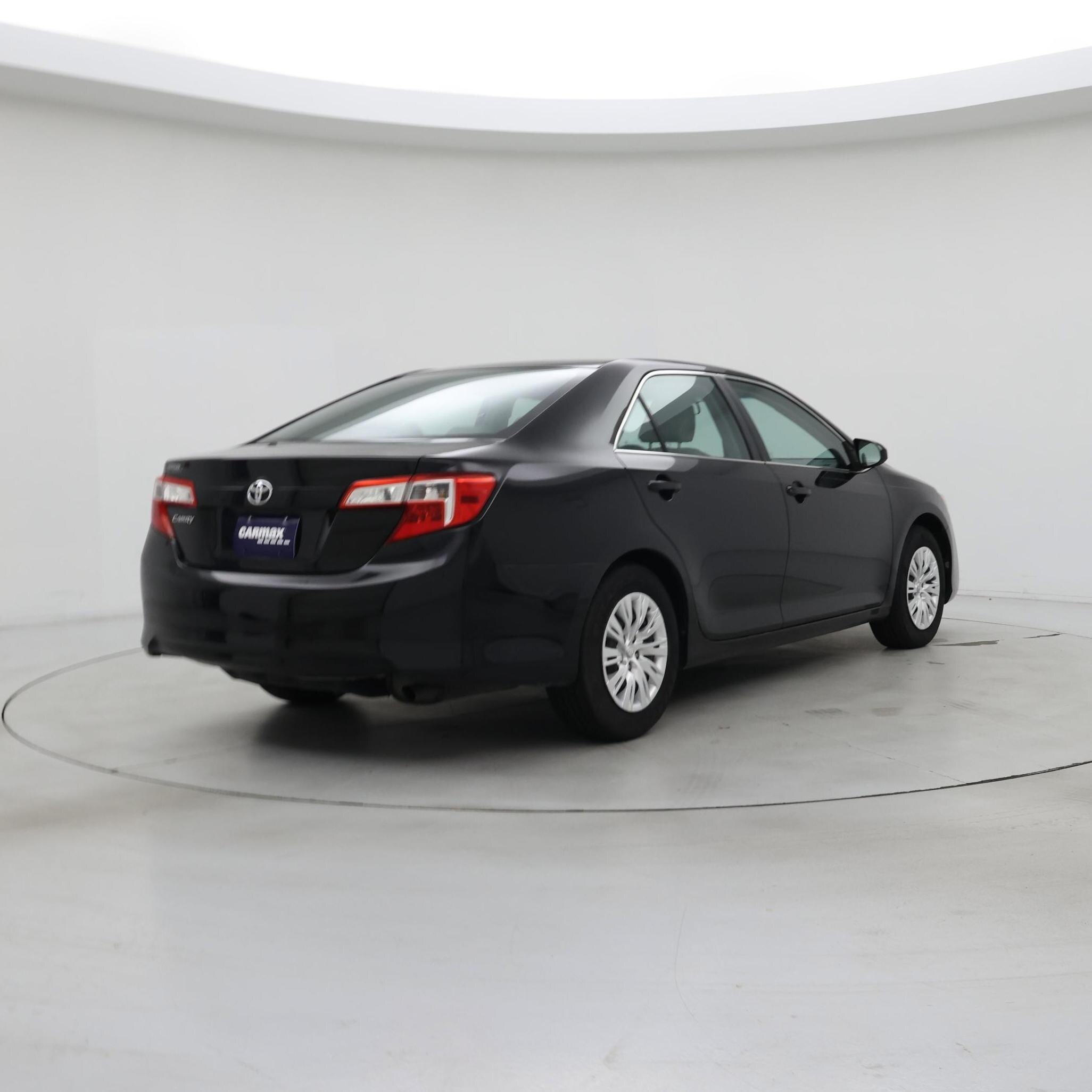 Thumbnail: 2014 Toyota Camry - 8