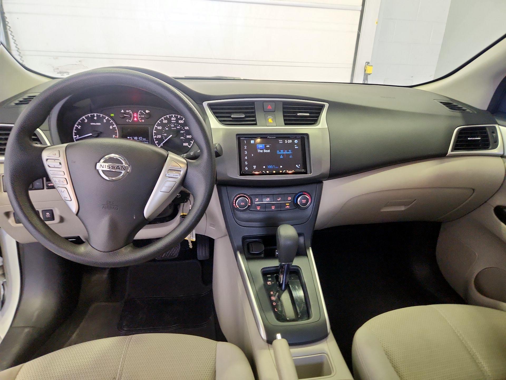 Thumbnail: 2016 Nissan Sentra - 9