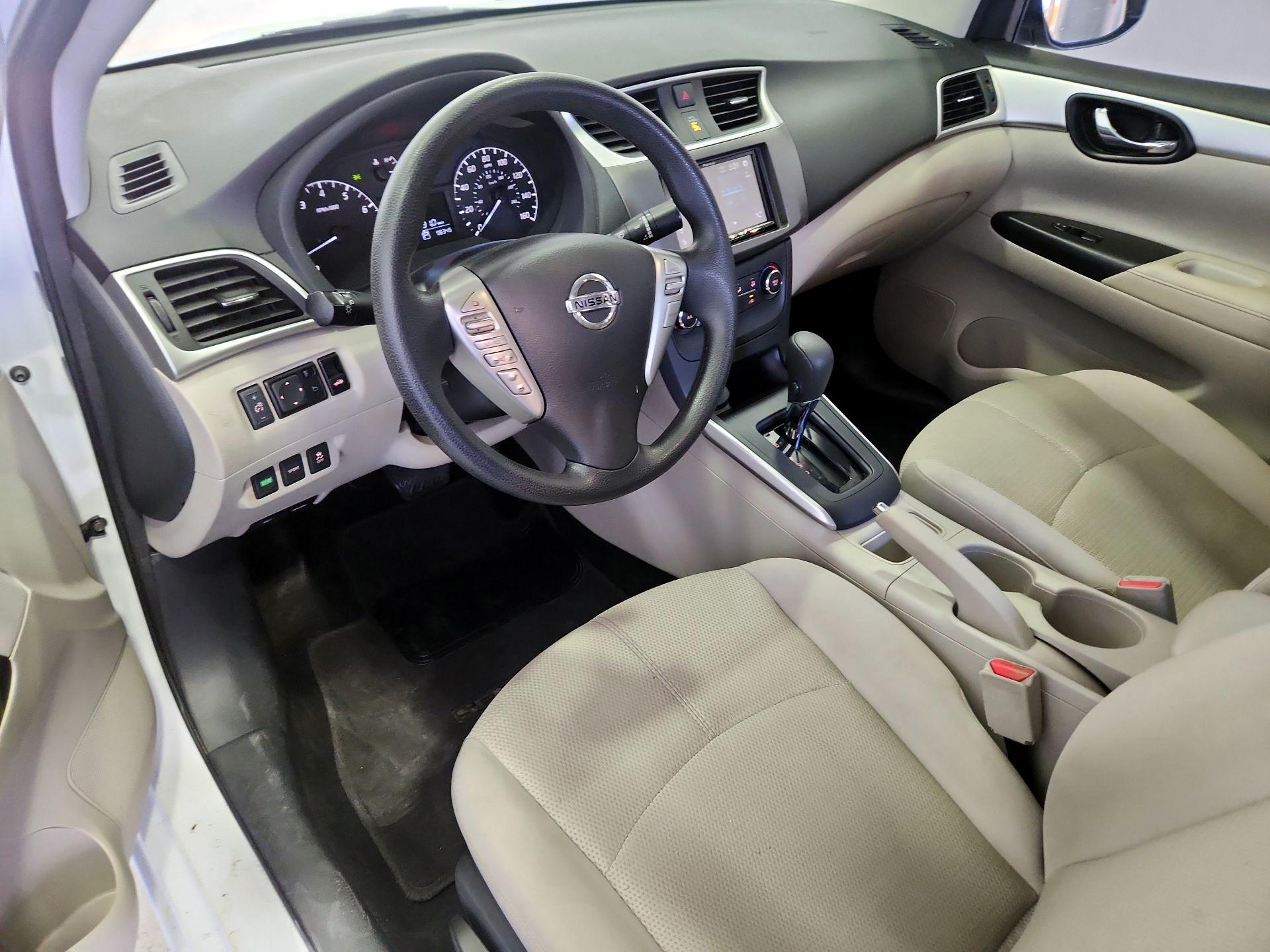 Thumbnail: 2016 Nissan Sentra - 11