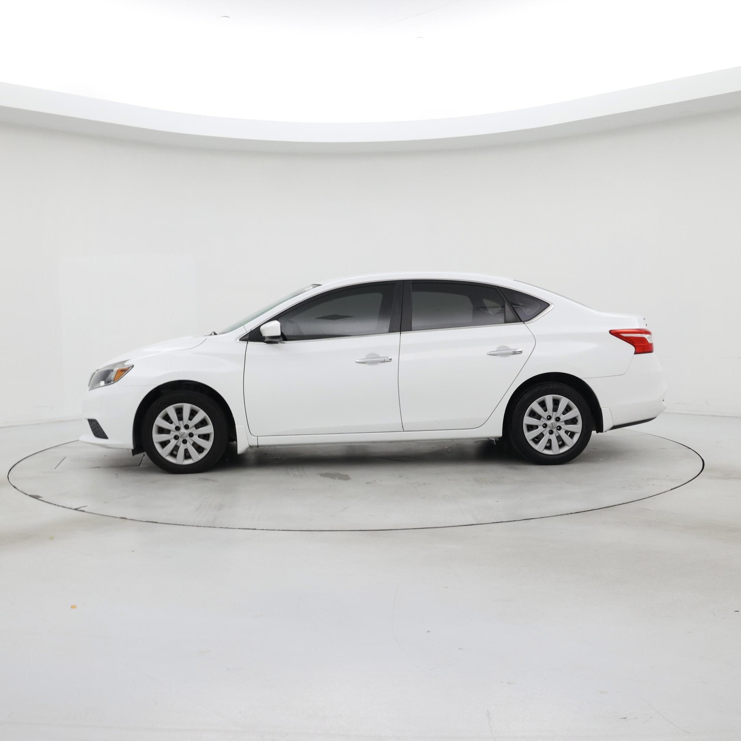 Thumbnail: 2016 Nissan Sentra - 3
