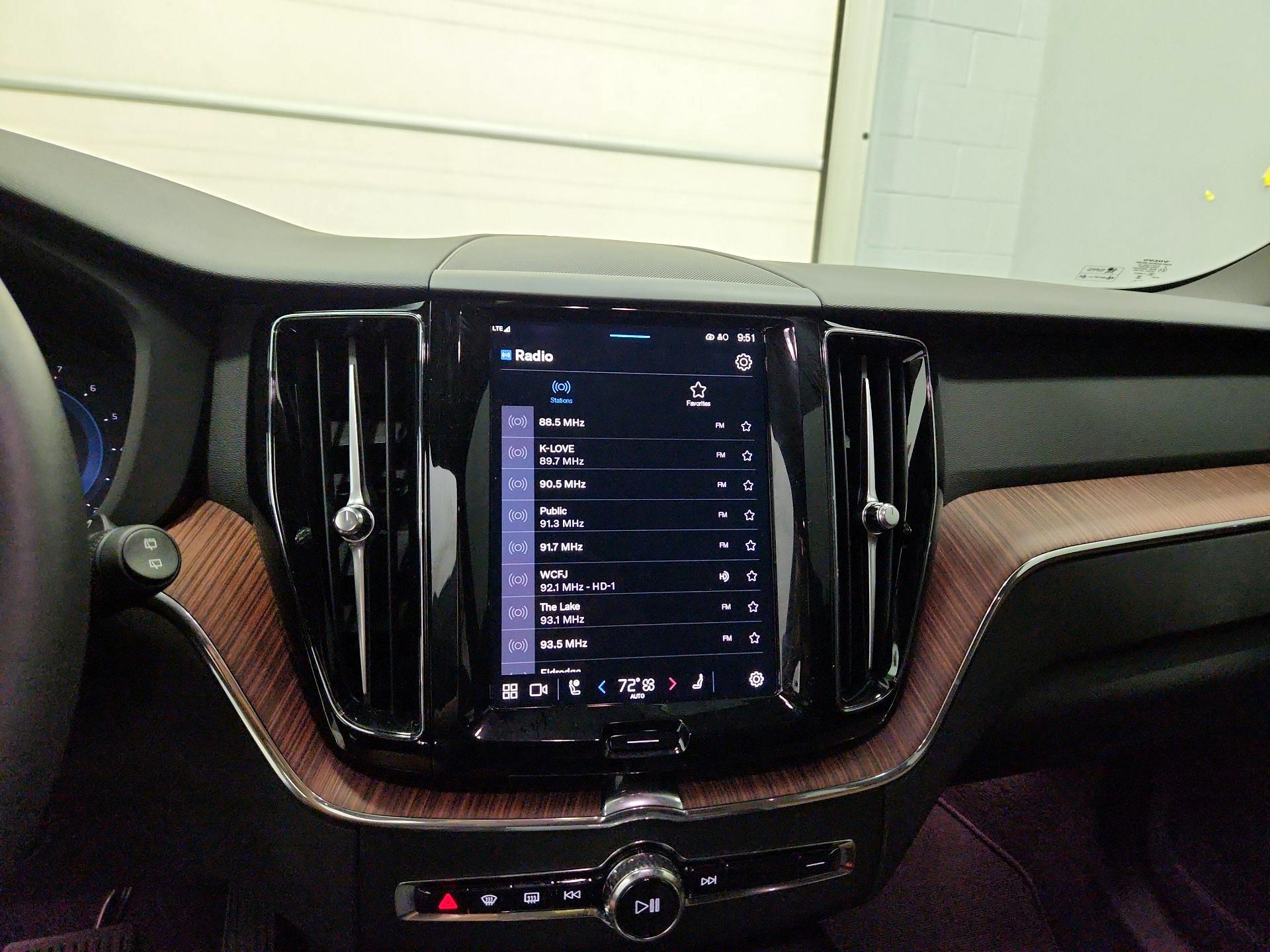 Thumbnail: 2025 Volvo XC60 - 15