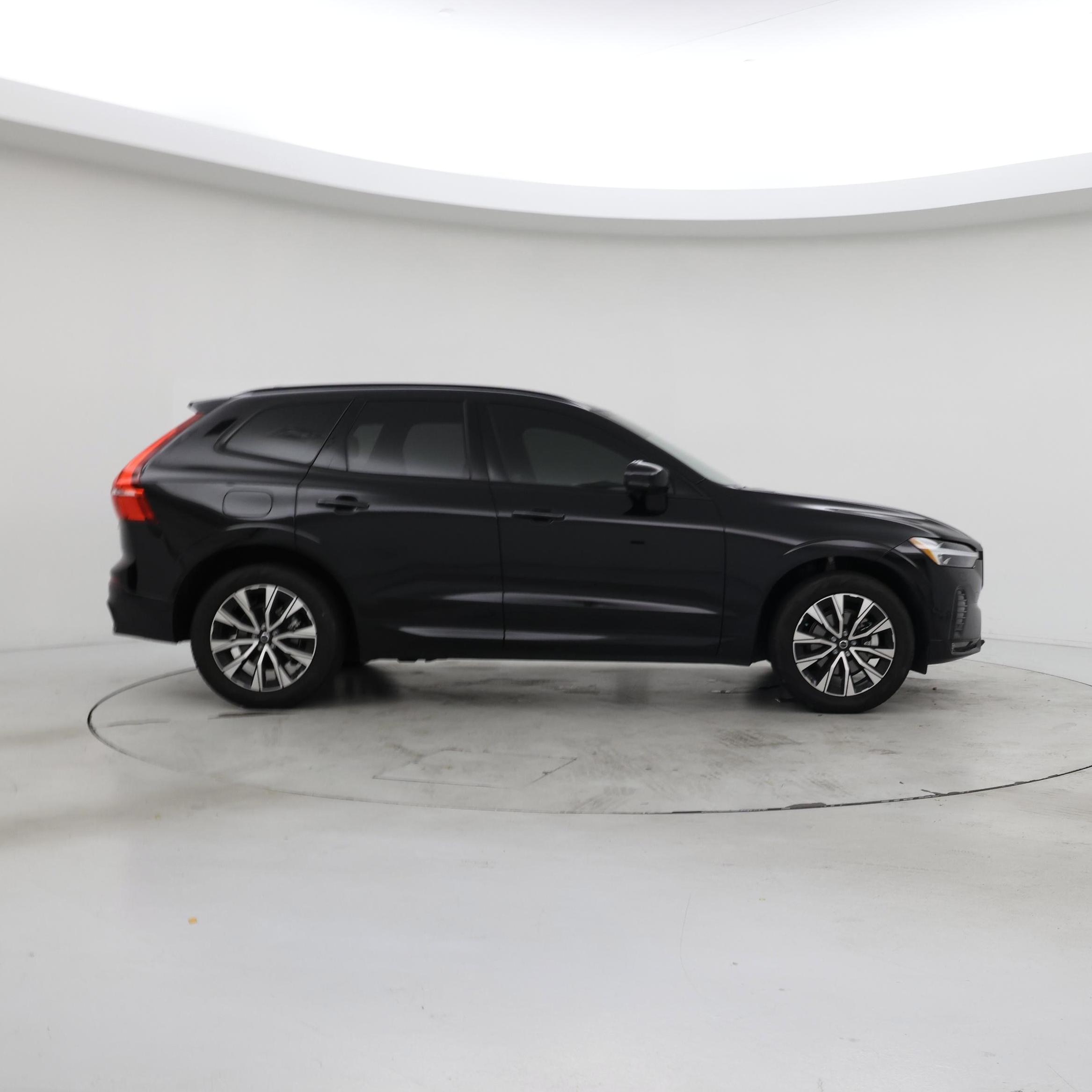 Thumbnail: 2025 Volvo XC60 - 7
