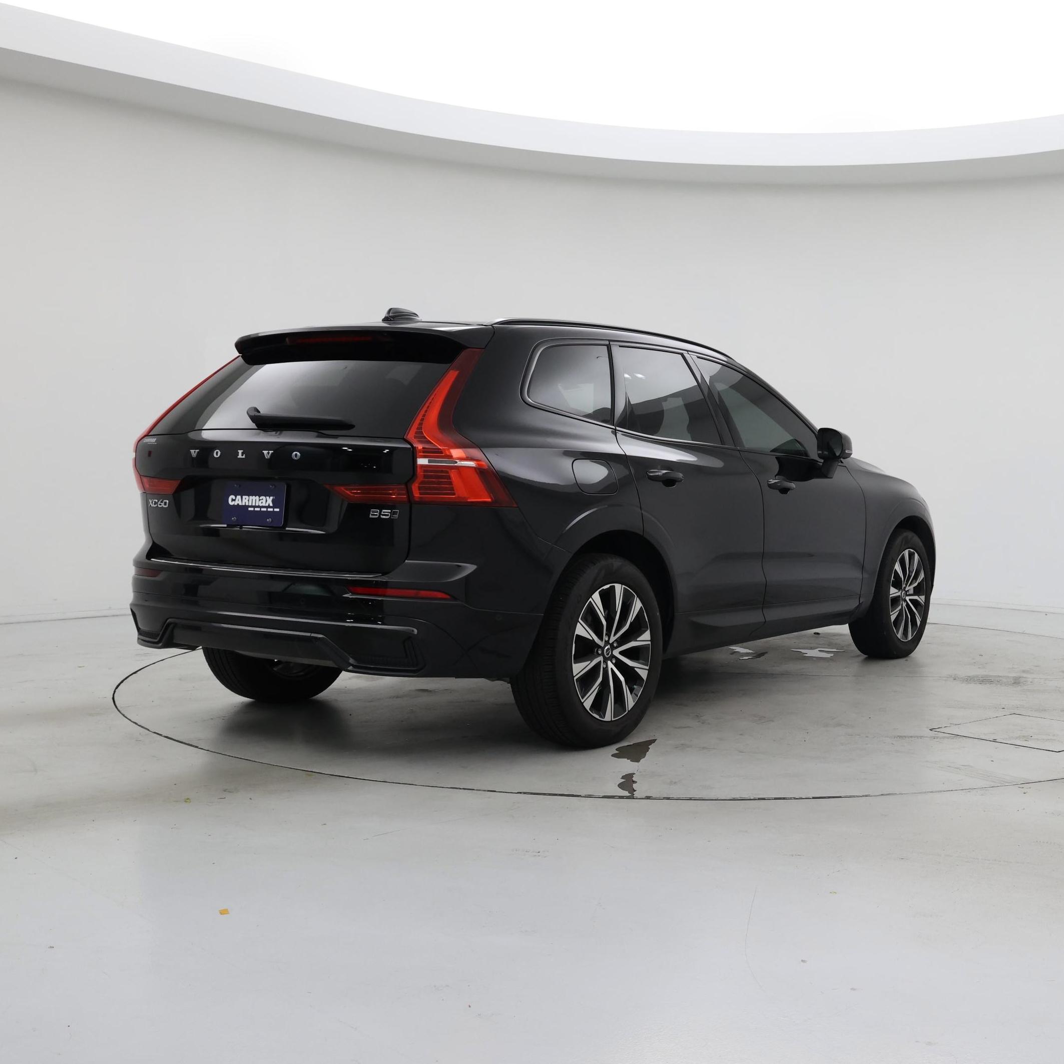 Thumbnail: 2025 Volvo XC60 - 8