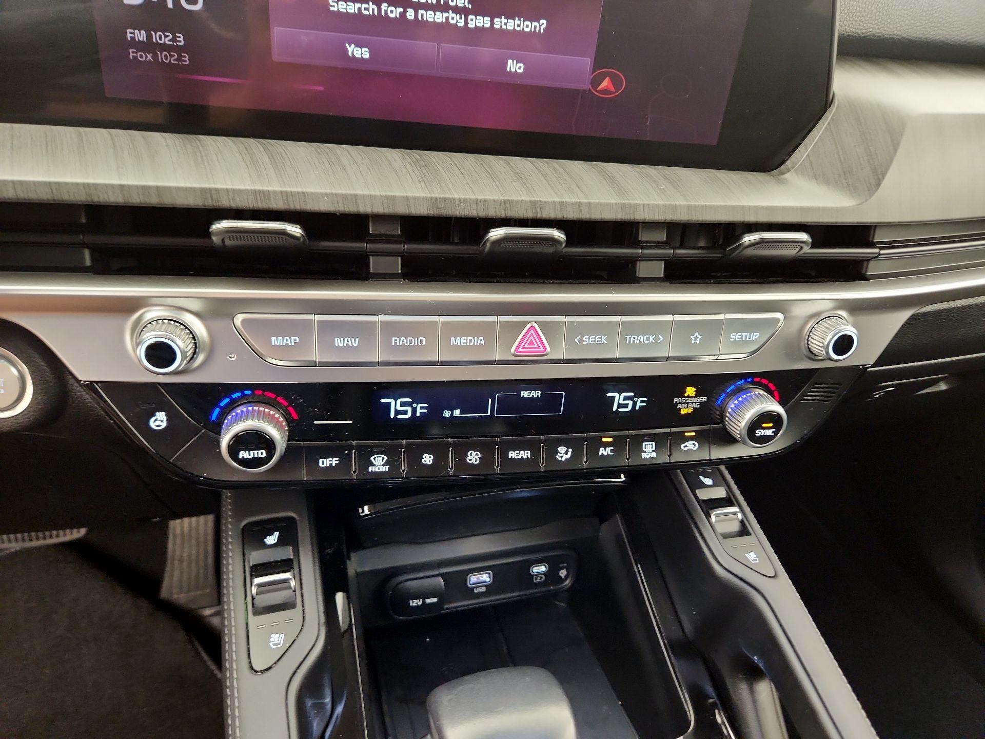 Thumbnail: 2023 Kia Telluride - 16