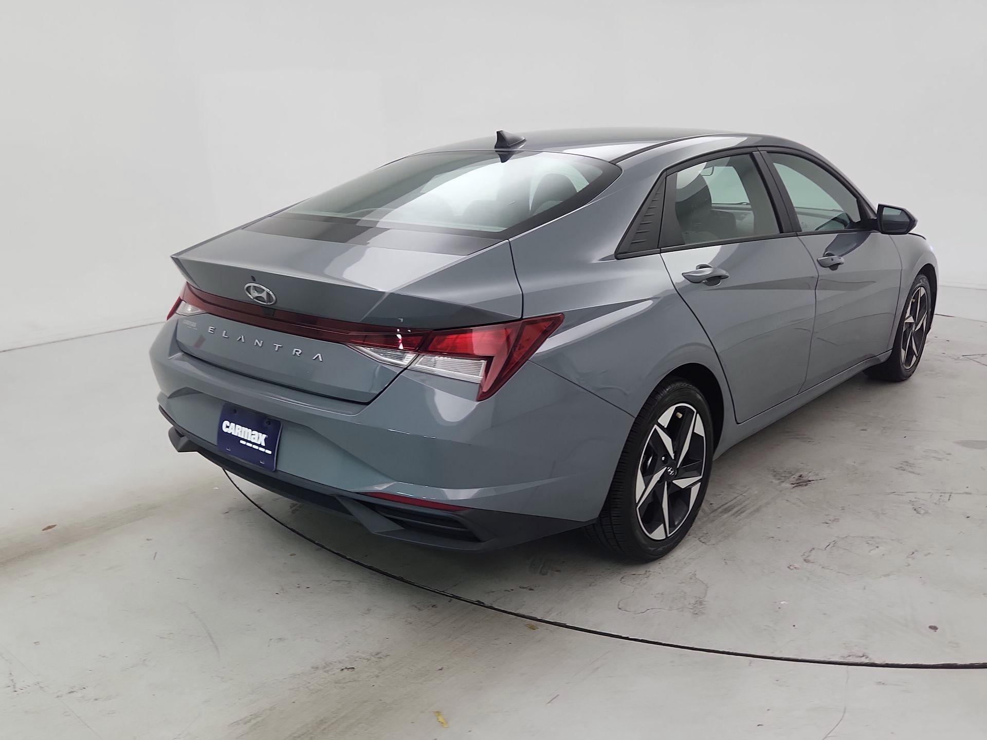 Thumbnail: 2023 Hyundai Elantra - 5