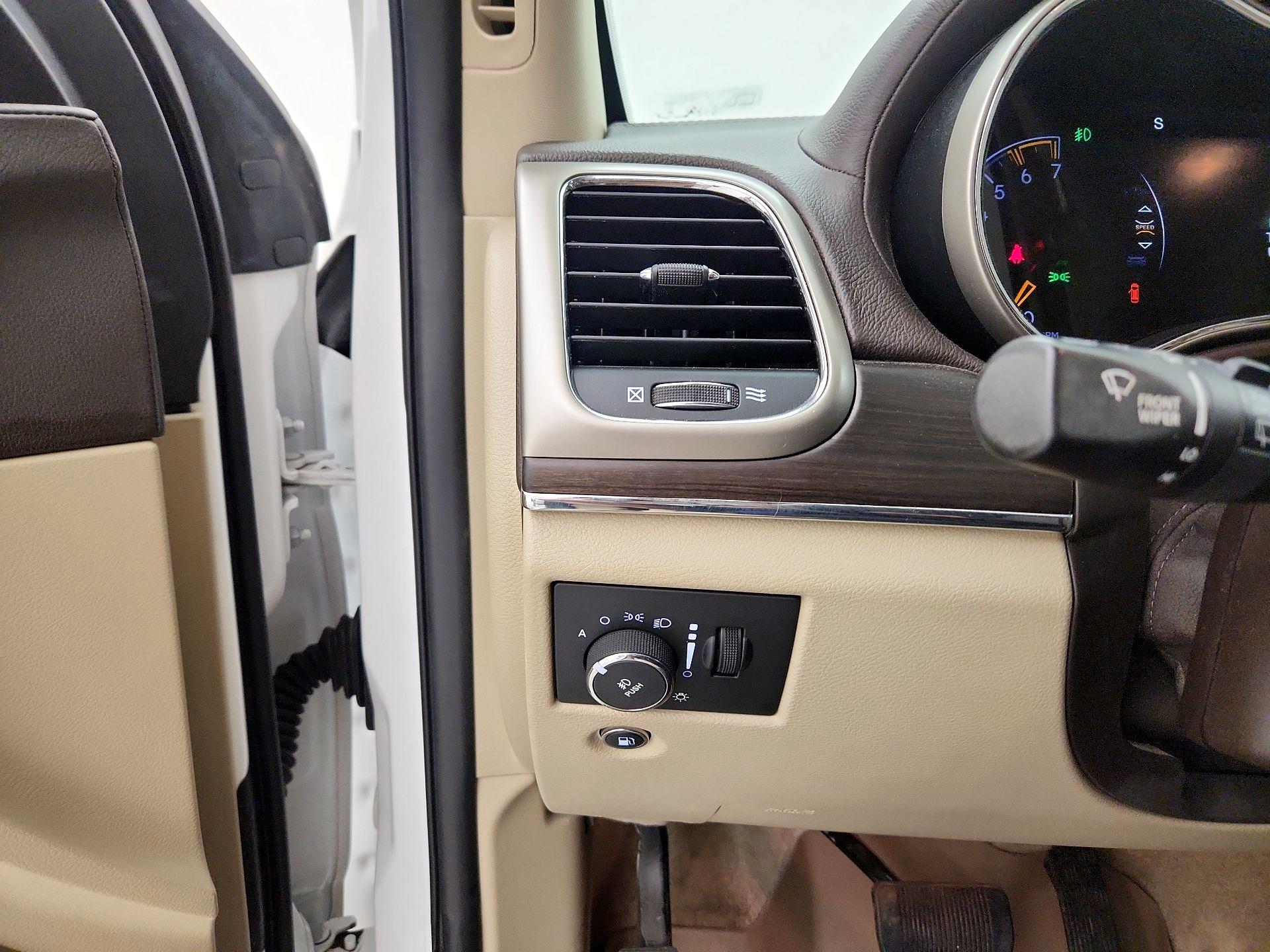 Thumbnail: 2017 Jeep Grand Cherokee - 13