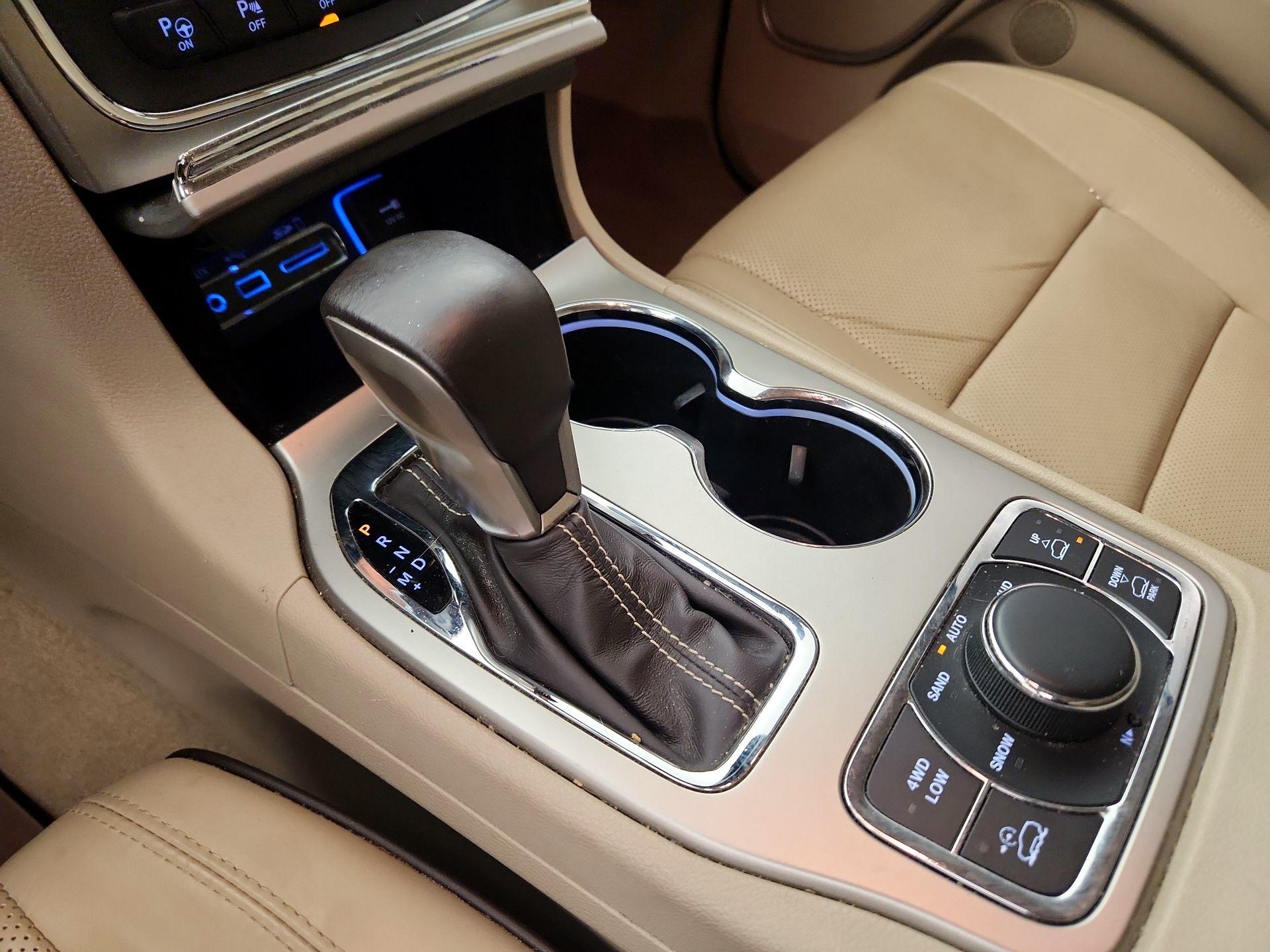 Thumbnail: 2017 Jeep Grand Cherokee - 18