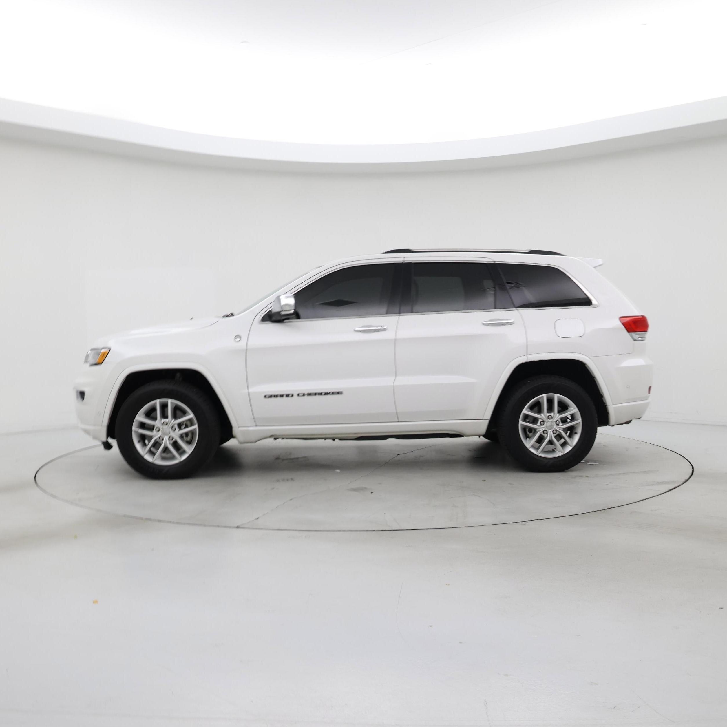 Thumbnail: 2017 Jeep Grand Cherokee - 3