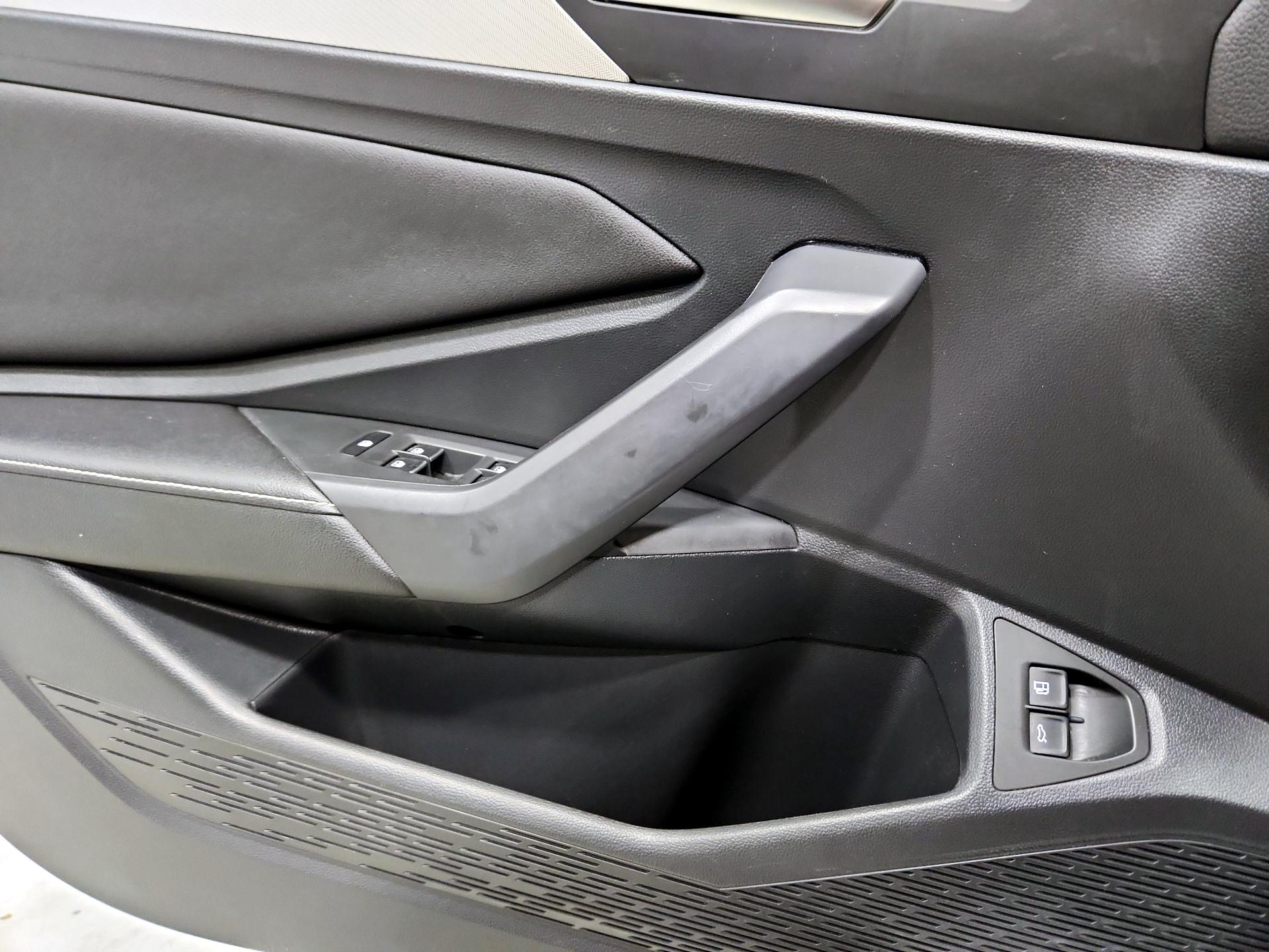 Thumbnail: 2023 Volkswagen Jetta - 12