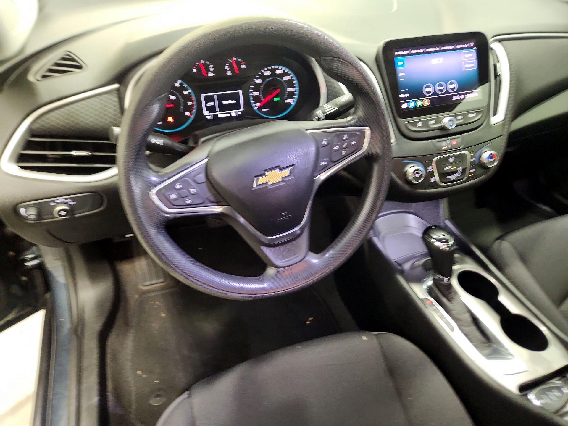 Thumbnail: 2020 Chevrolet Malibu - 9