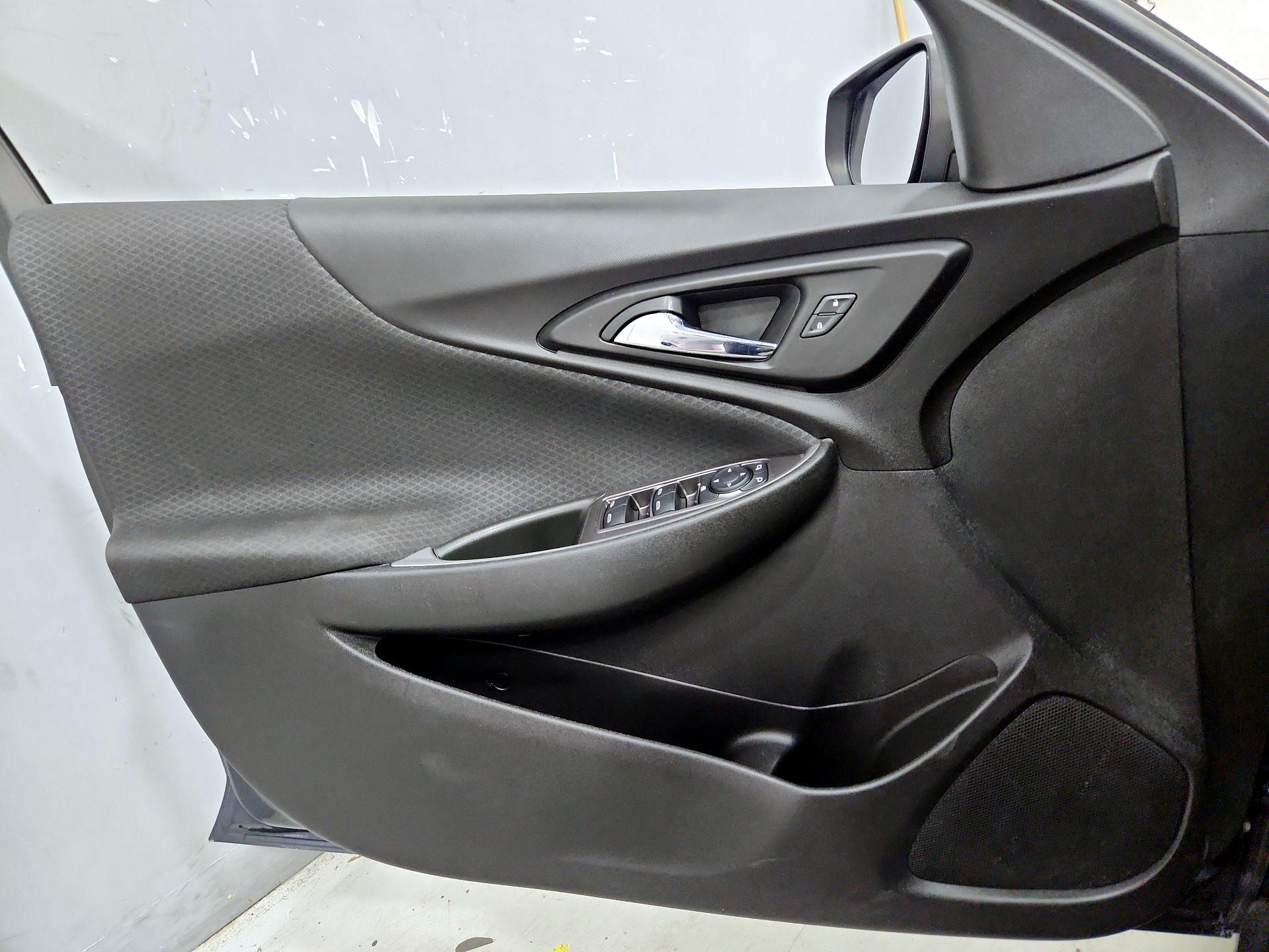 Thumbnail: 2020 Chevrolet Malibu - 12