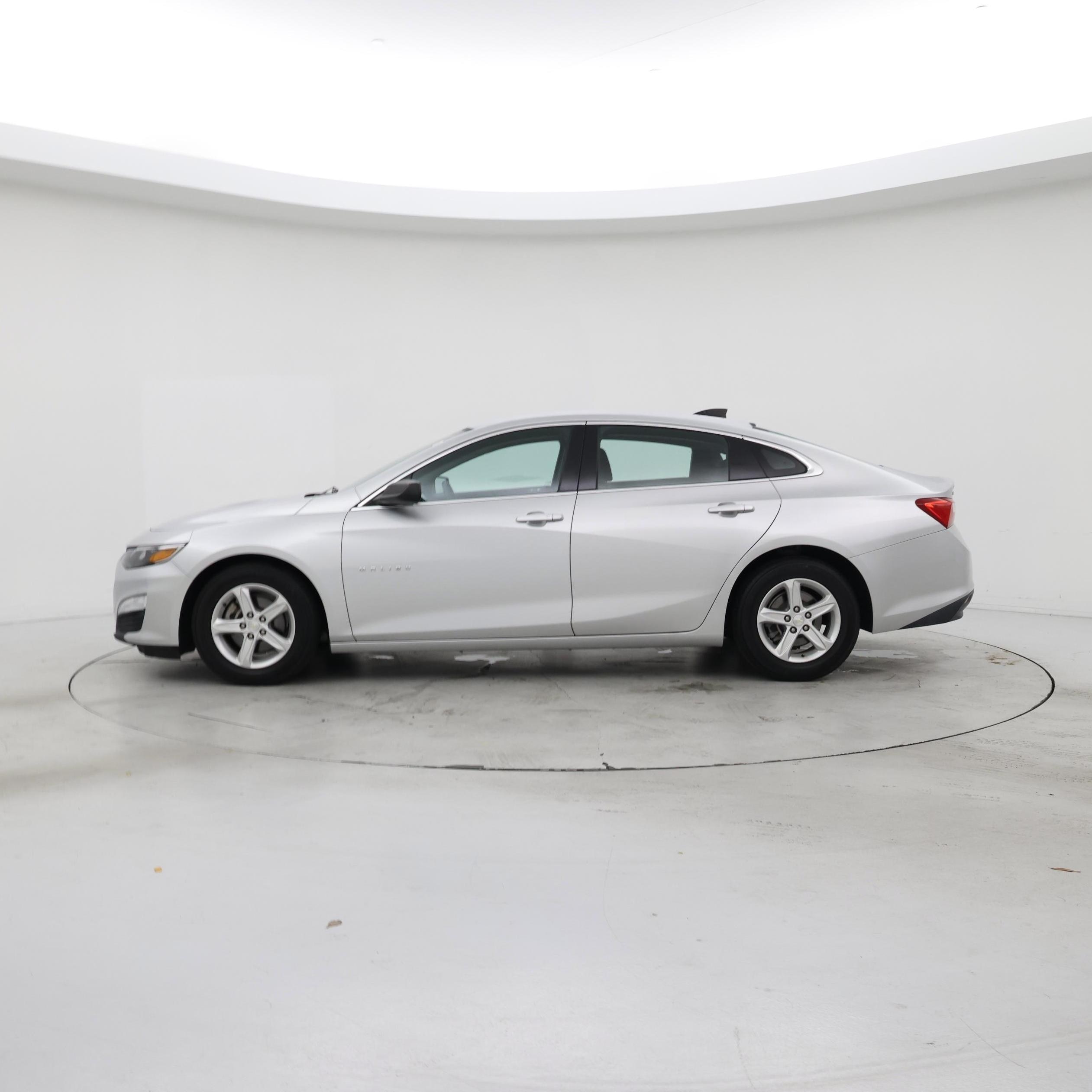 Thumbnail: 2020 Chevrolet Malibu - 3