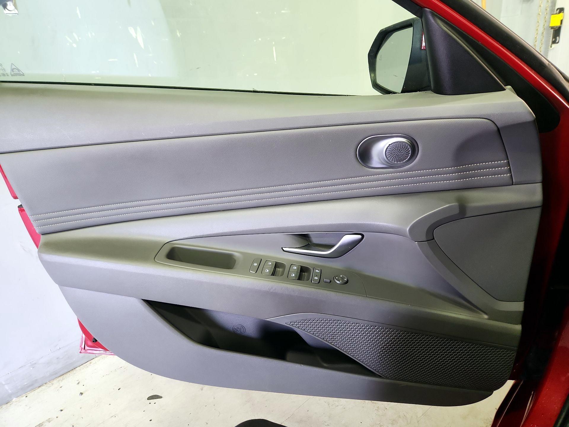 Thumbnail: 2022 Hyundai Elantra - 12