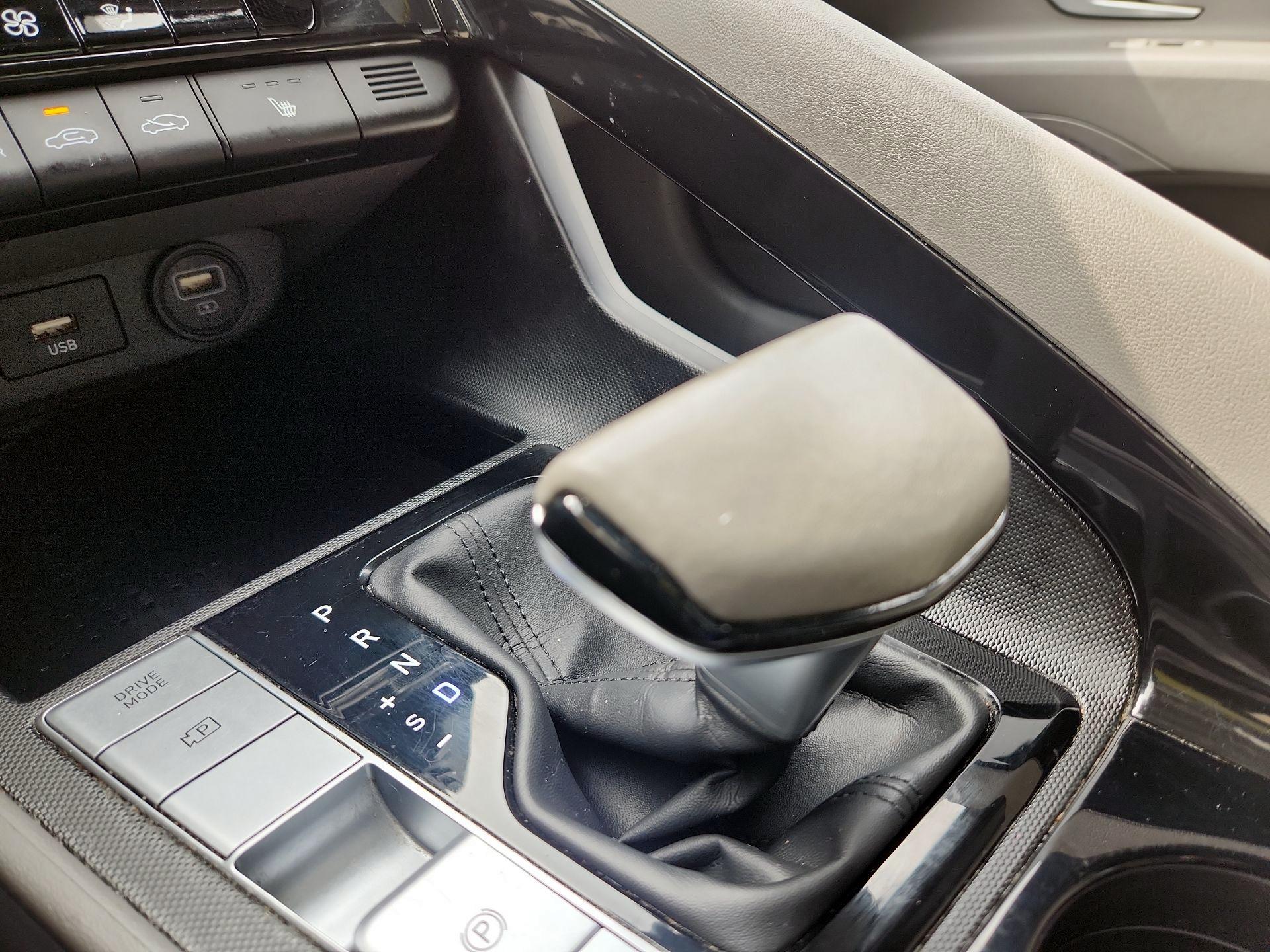 Thumbnail: 2022 Hyundai Elantra - 17