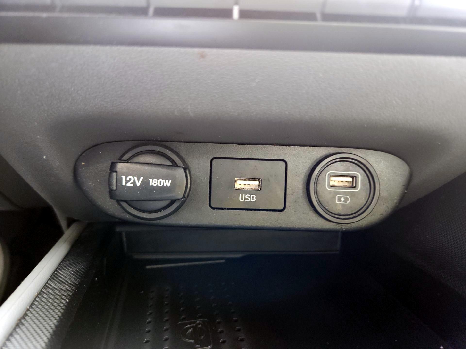 Thumbnail: 2022 Hyundai Elantra - 18