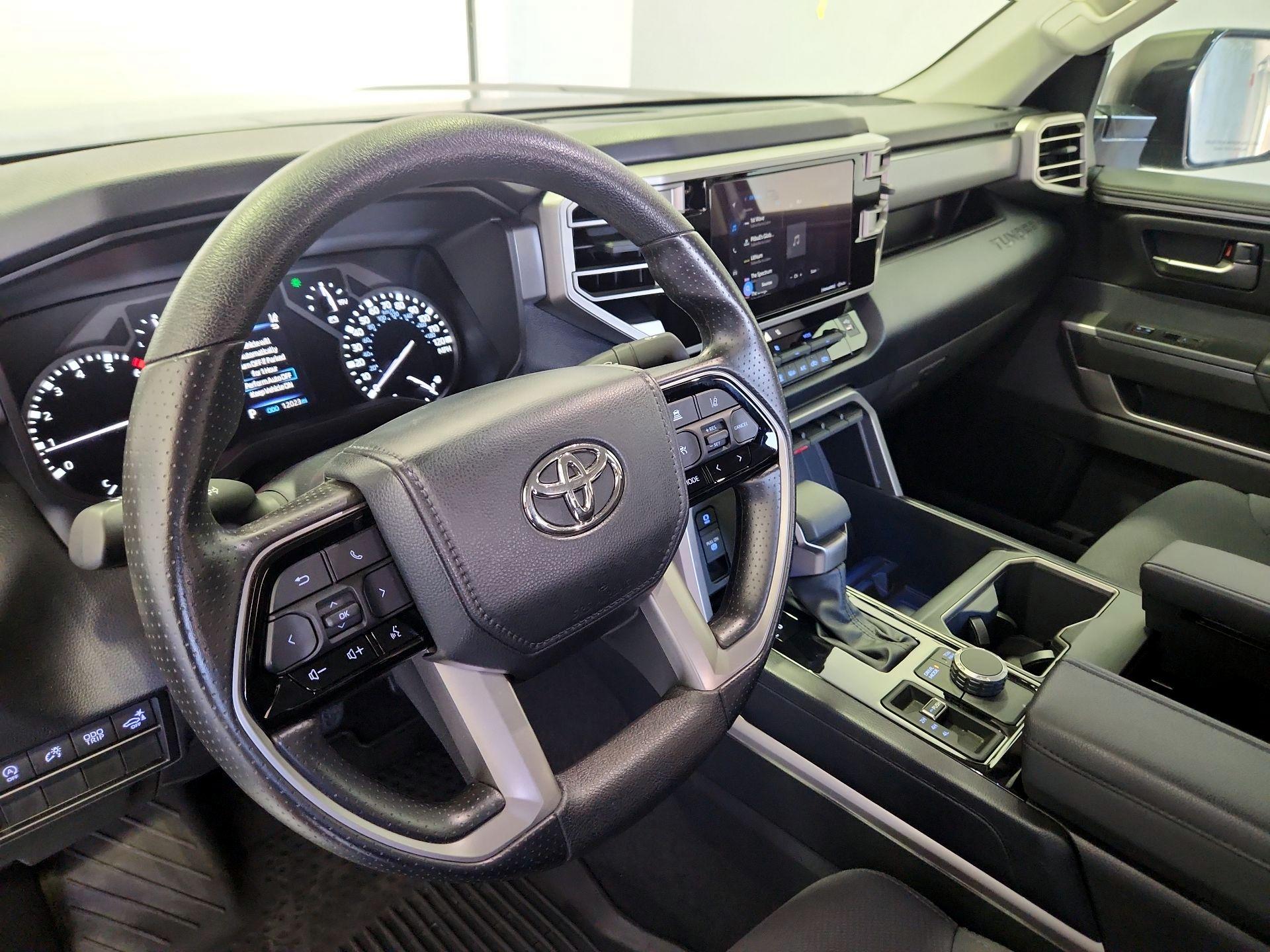 Thumbnail: 2023 Toyota Tundra - 9