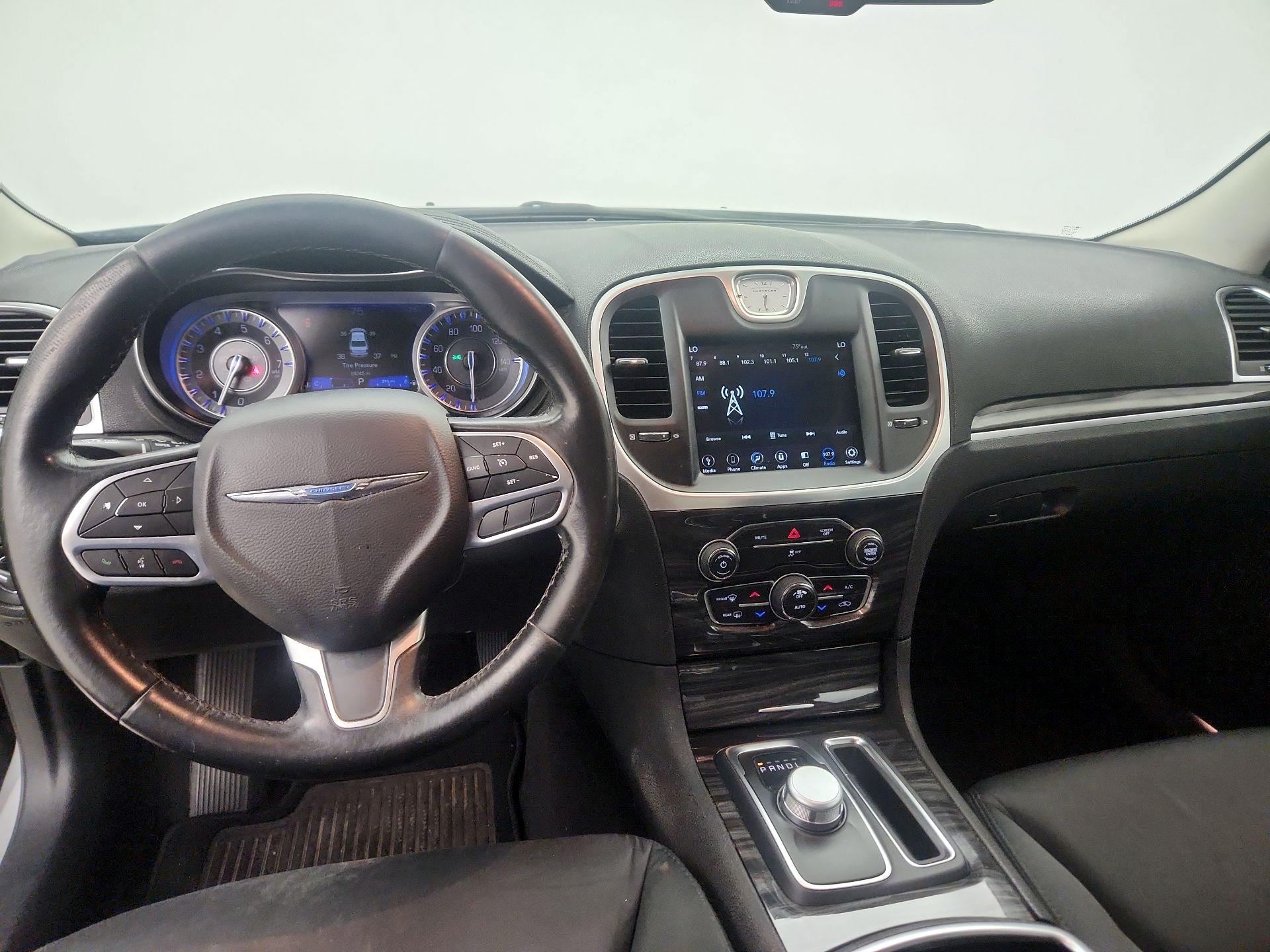 Thumbnail: 2019 Chrysler 300 - 9