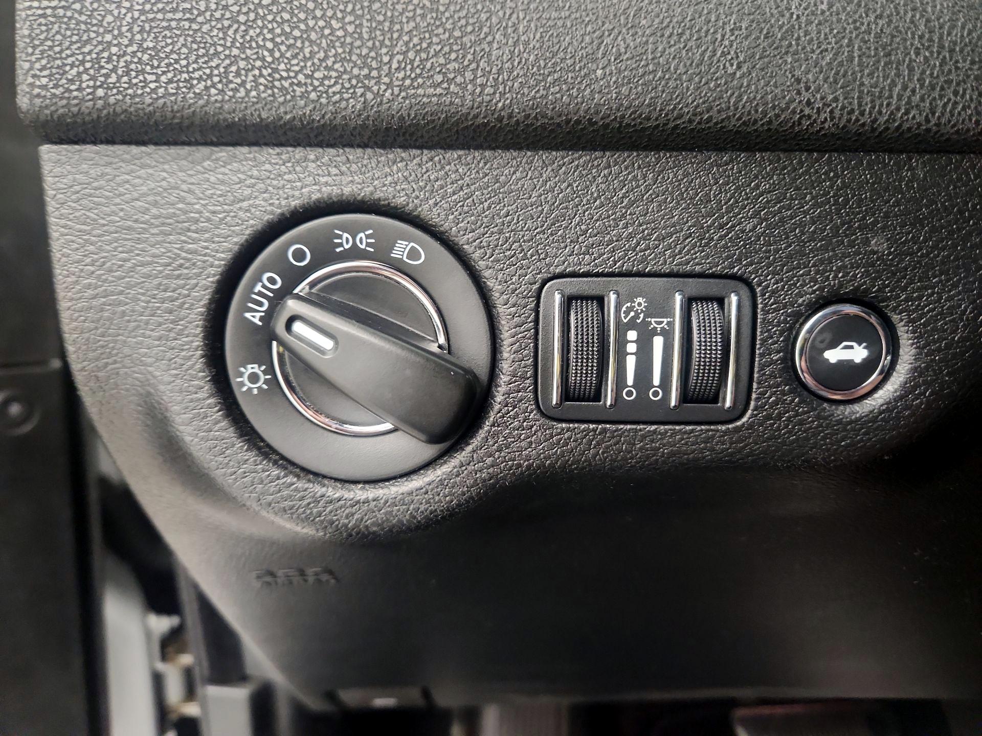 Thumbnail: 2019 Chrysler 300 - 13