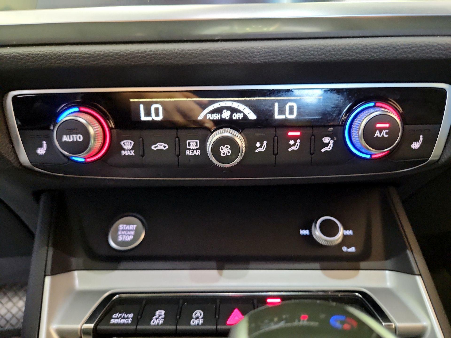 Thumbnail: 2020 Audi Q3 - 16