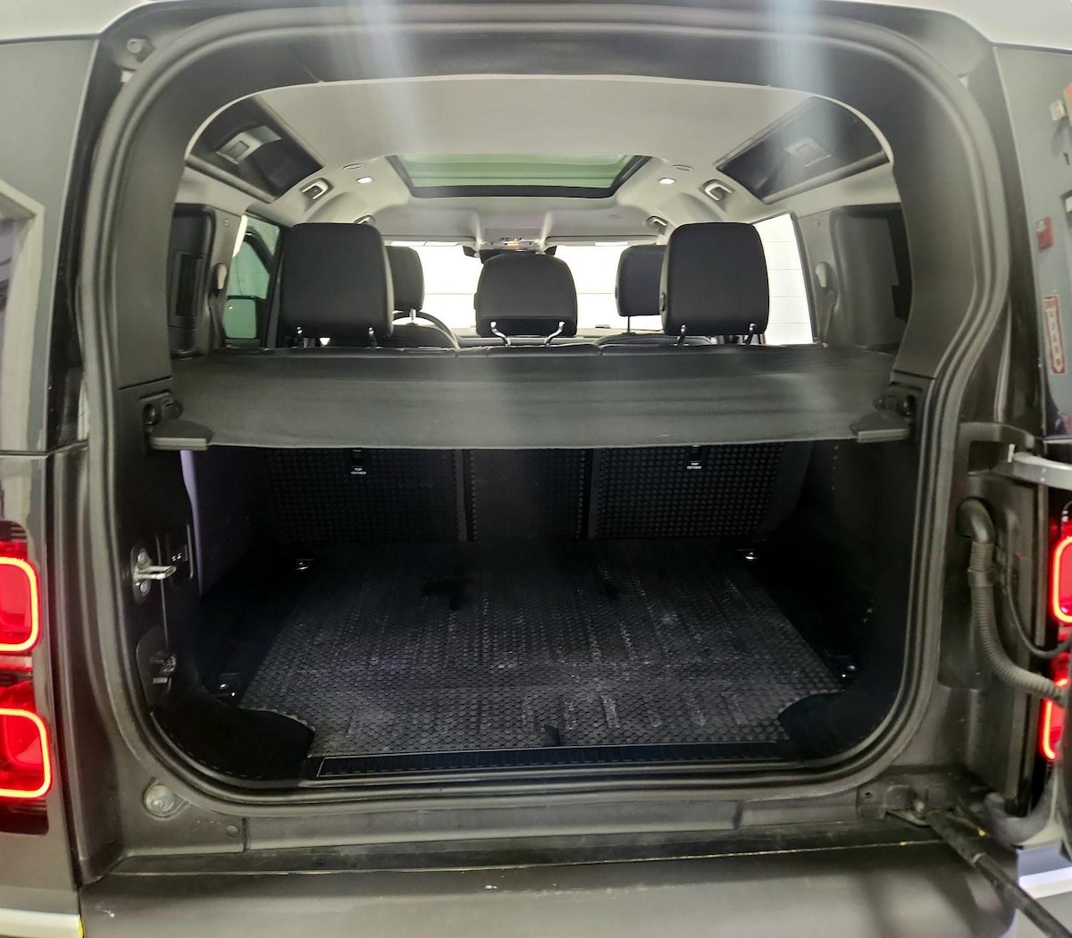Trunk/Cargo (Seats Up)