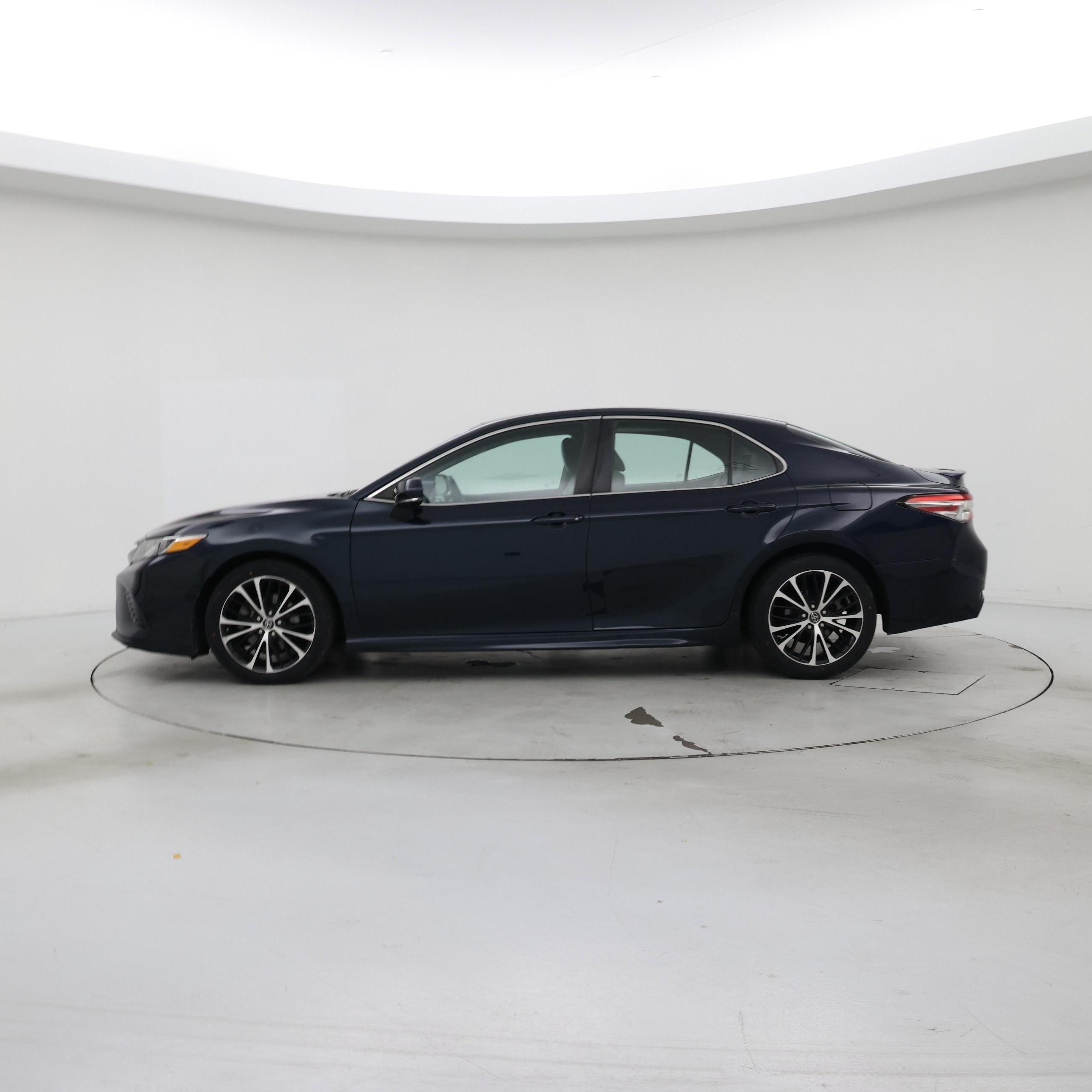 Thumbnail: 2018 Toyota Camry - 3