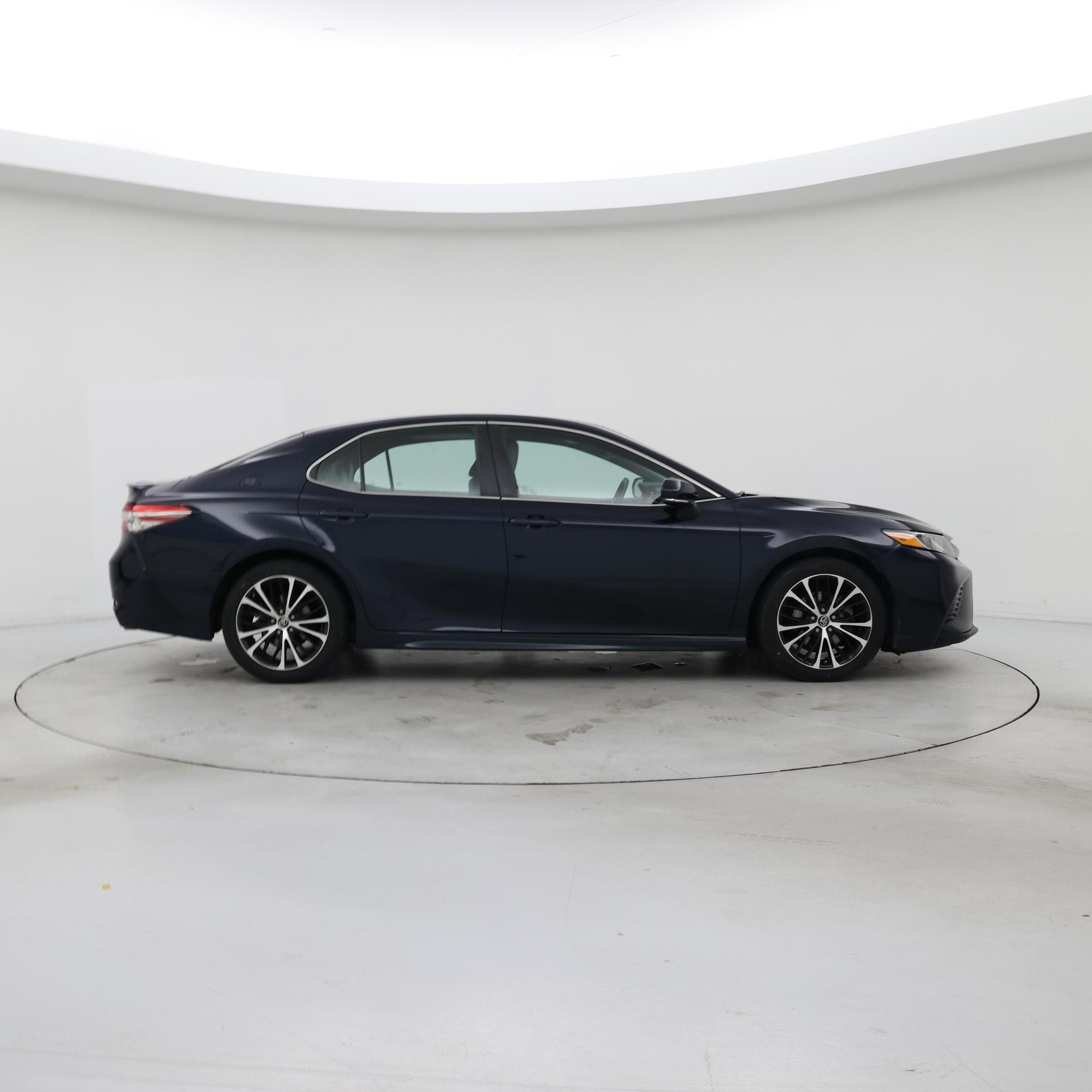 Thumbnail: 2018 Toyota Camry - 7