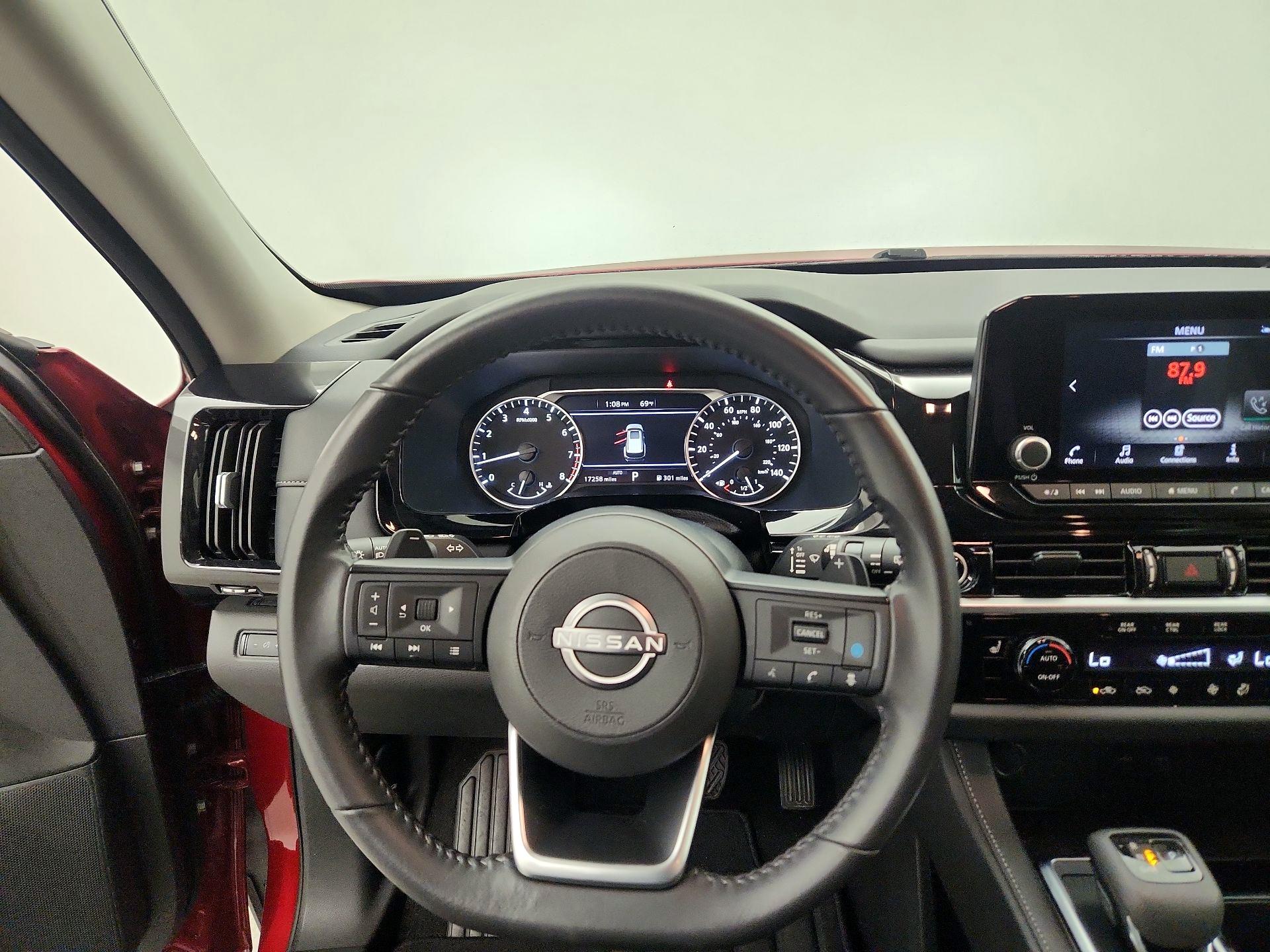 Thumbnail: 2024 Nissan Pathfinder - 10