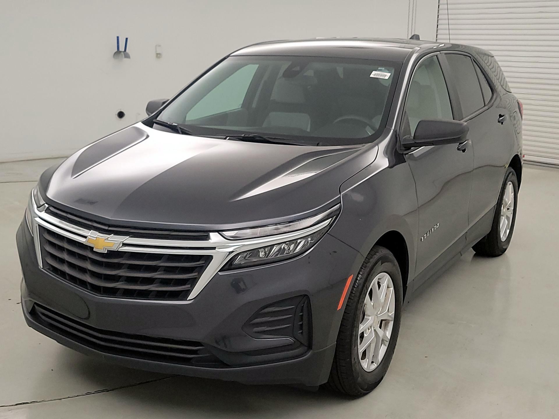 Thumbnail: 2022 Chevrolet Equinox - 3