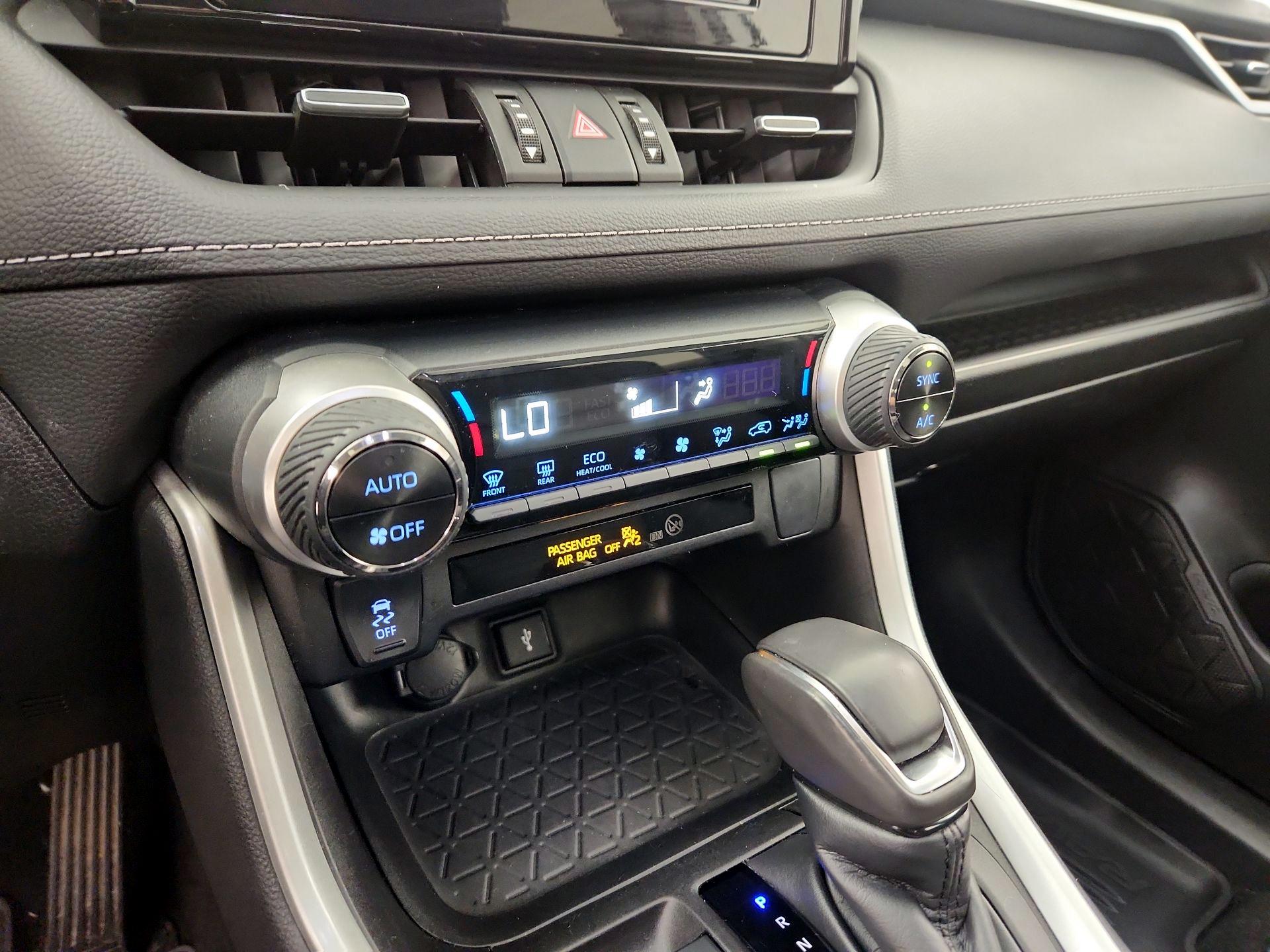 Thumbnail: 2022 Toyota RAV4 - 16