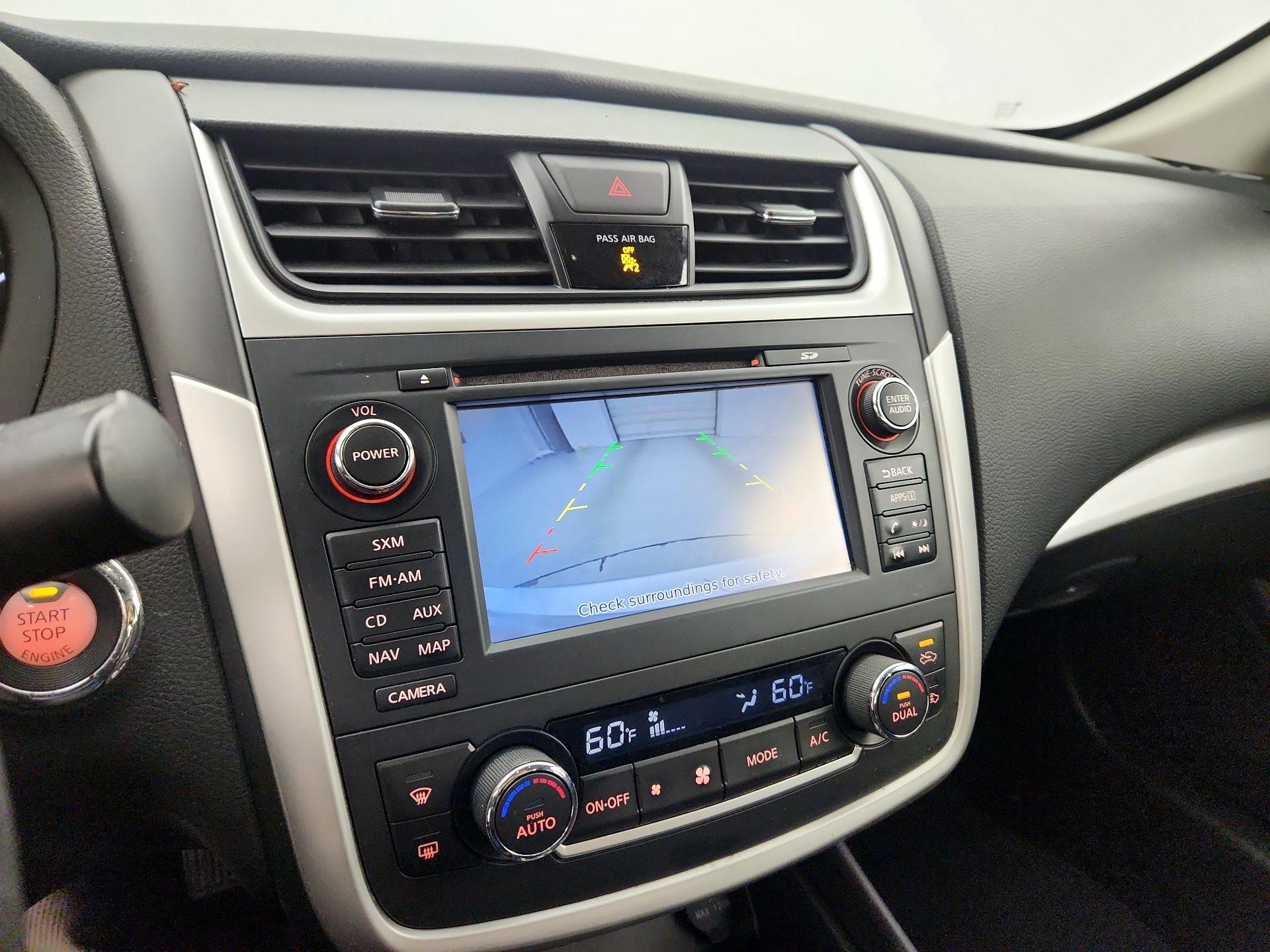 Thumbnail: 2017 Nissan Altima - 15