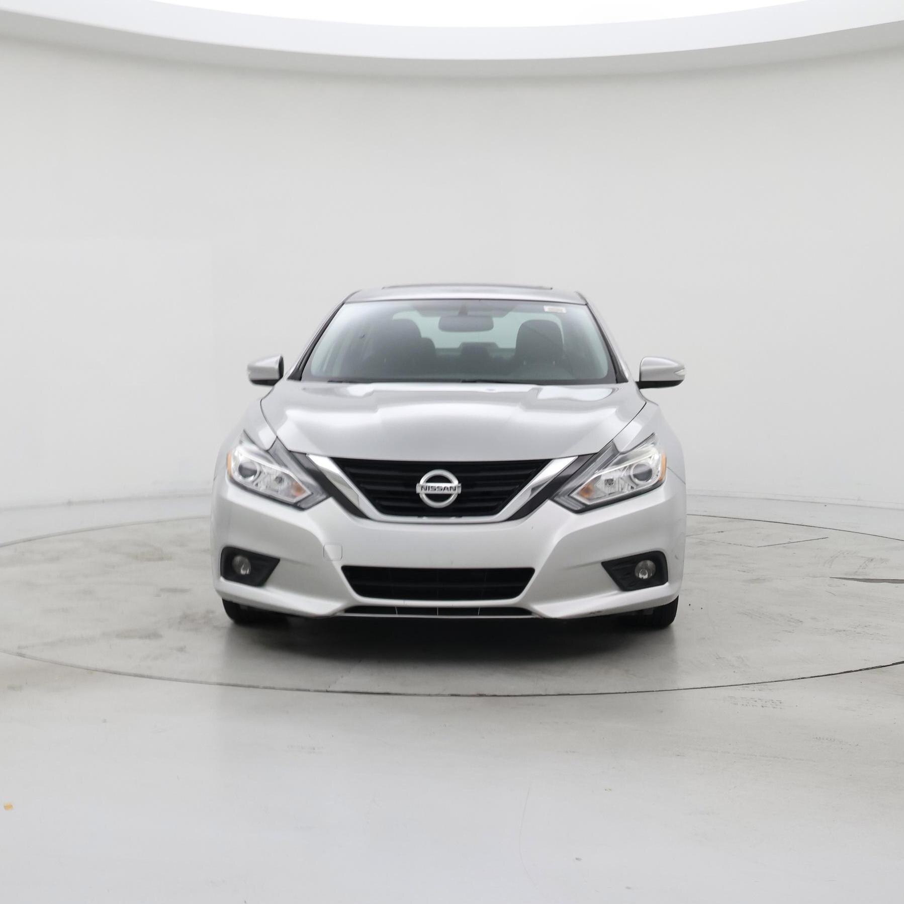 Thumbnail: 2017 Nissan Altima - 5