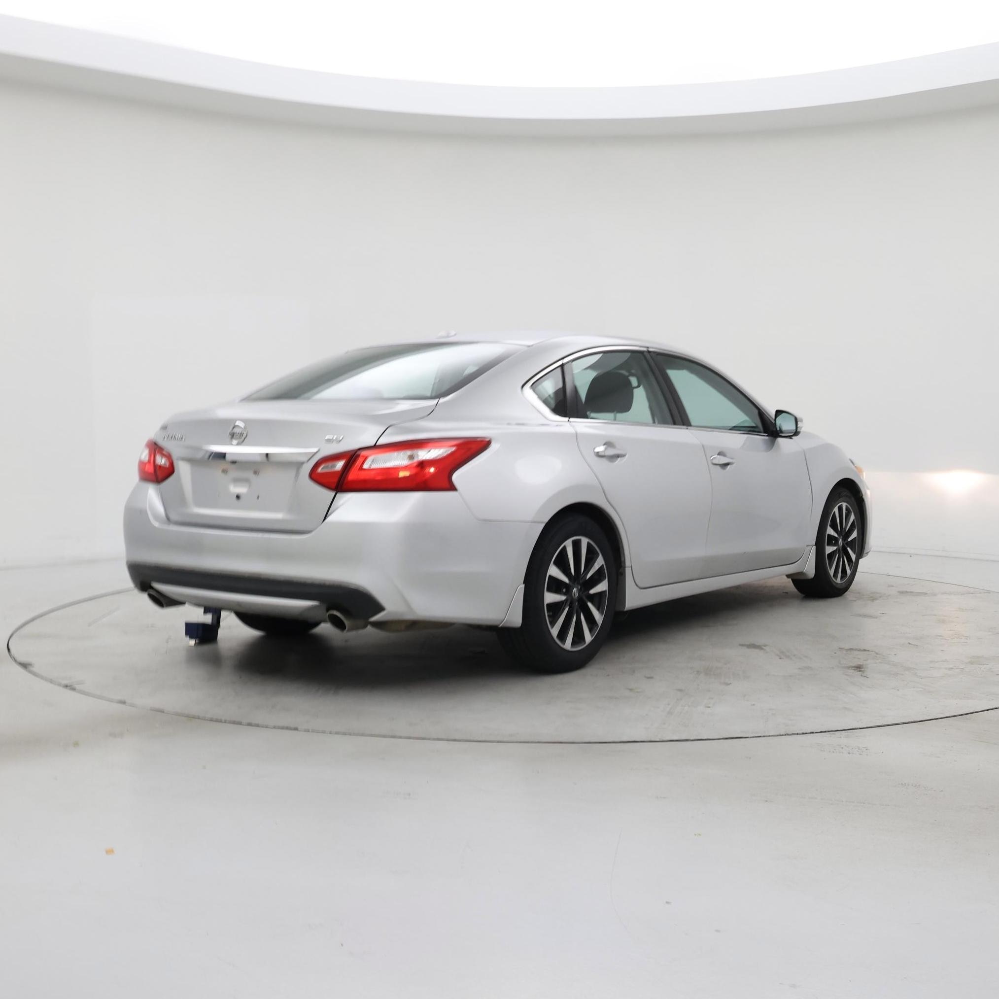 Thumbnail: 2017 Nissan Altima - 8