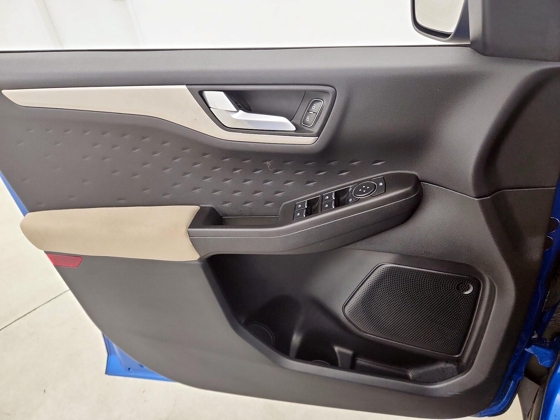 Thumbnail: 2020 Ford Escape - 12