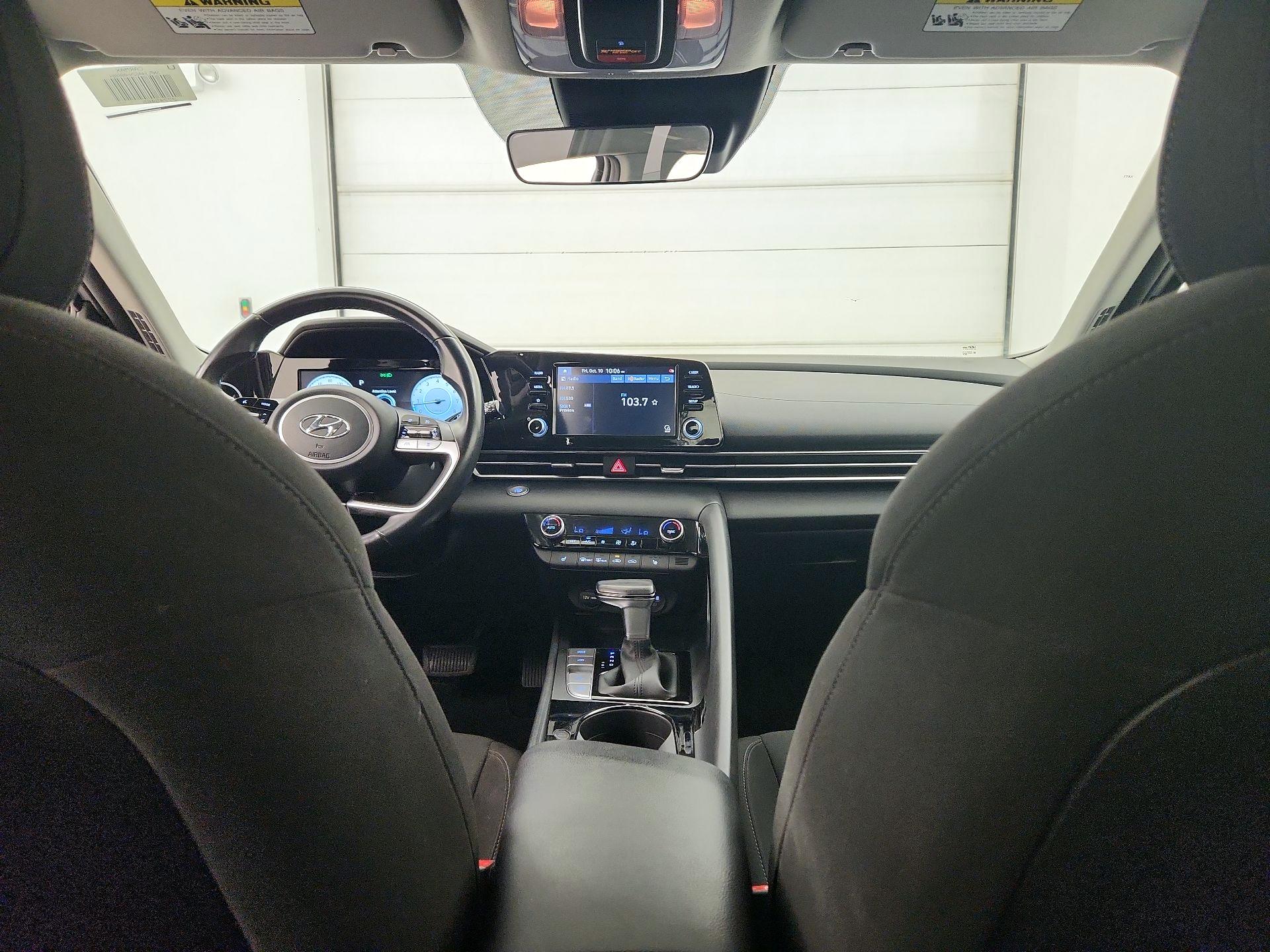 Thumbnail: 2022 Hyundai Elantra - 9